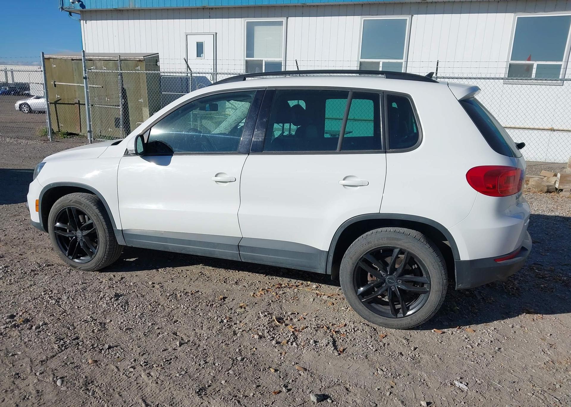 2012 VOLKSWAGEN TIGUAN S