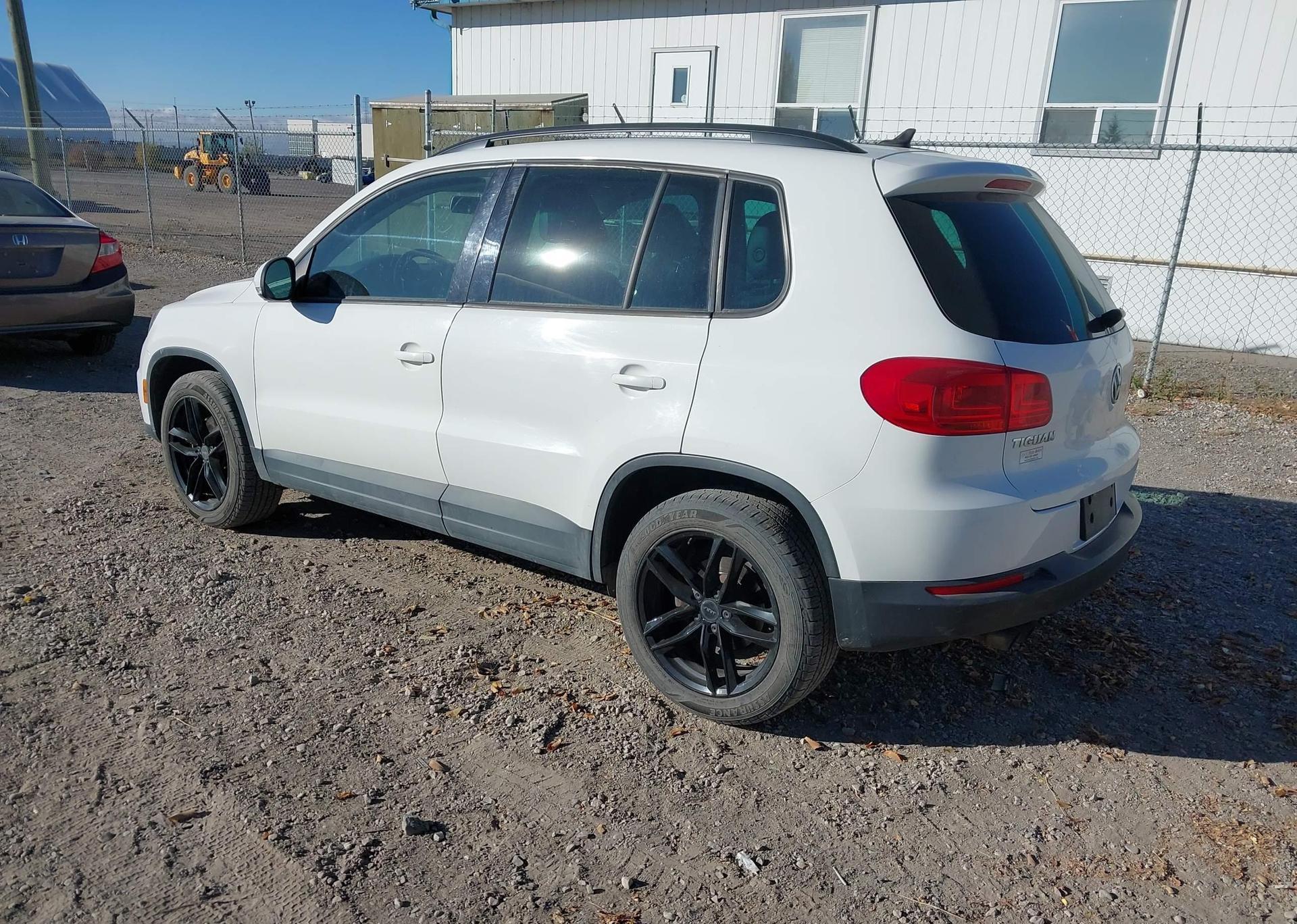 2012 VOLKSWAGEN TIGUAN S