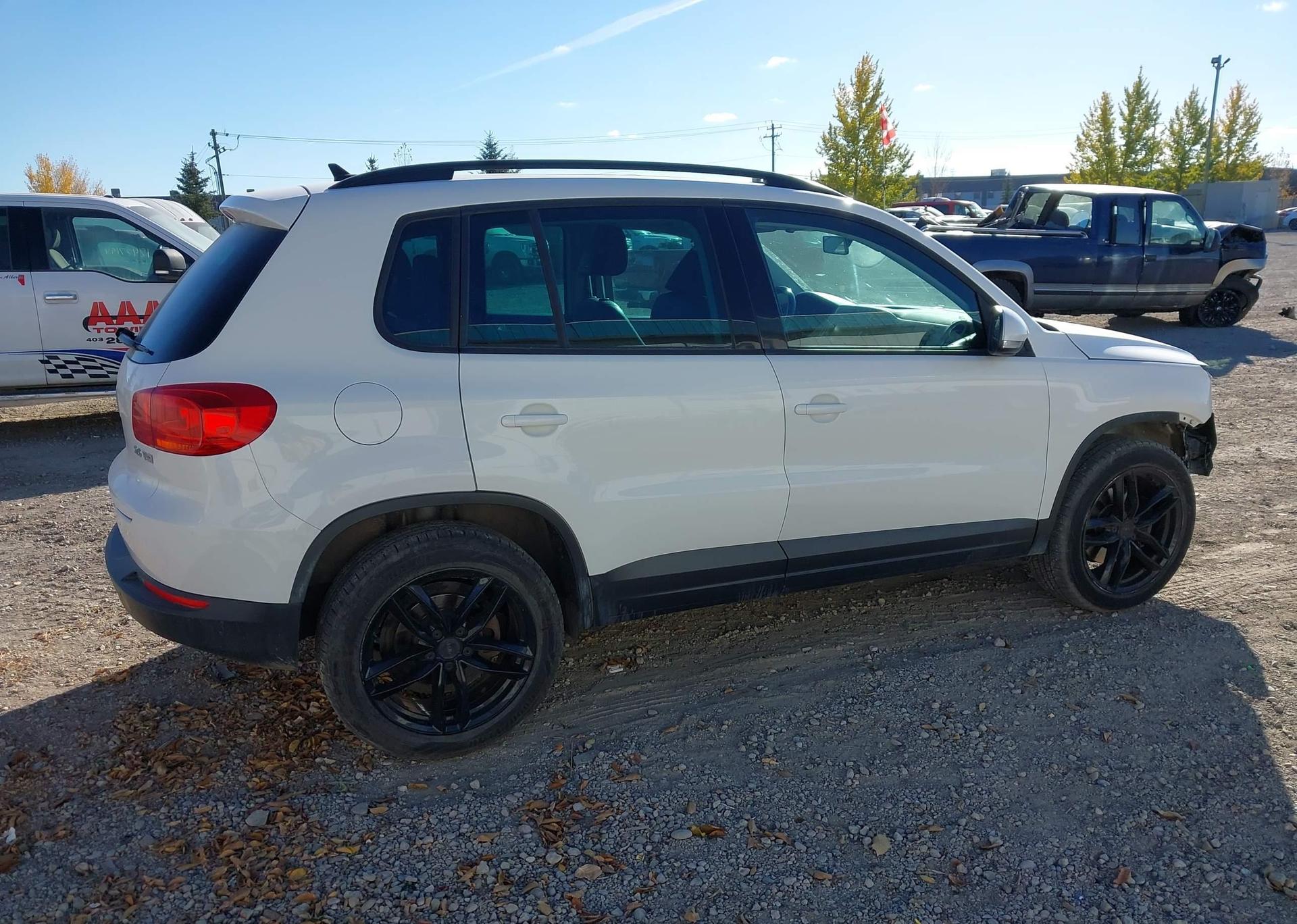 2012 VOLKSWAGEN TIGUAN S