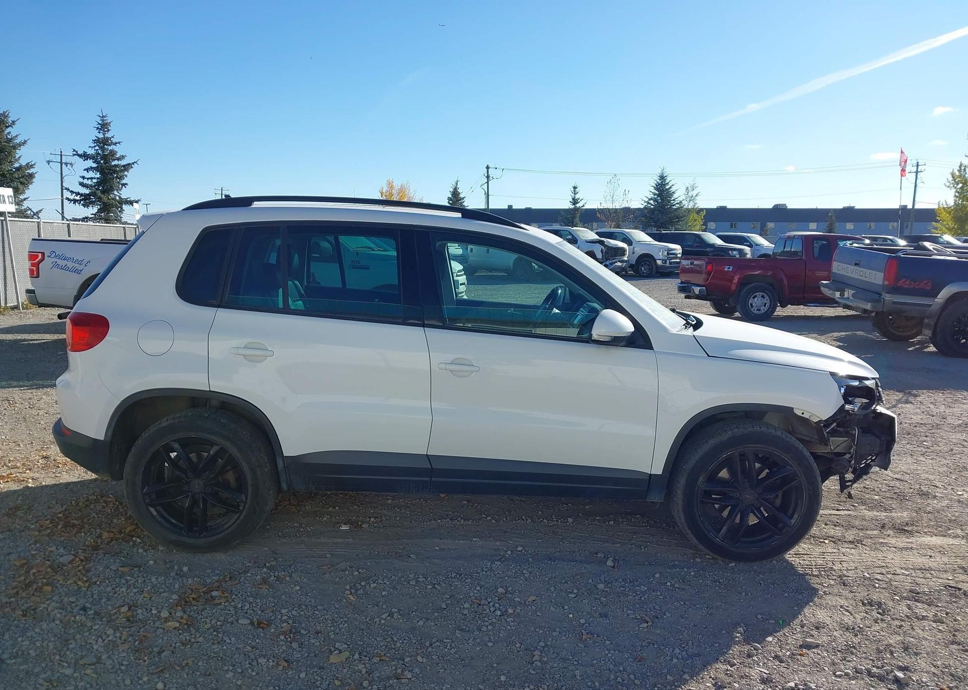 2012 VOLKSWAGEN TIGUAN S