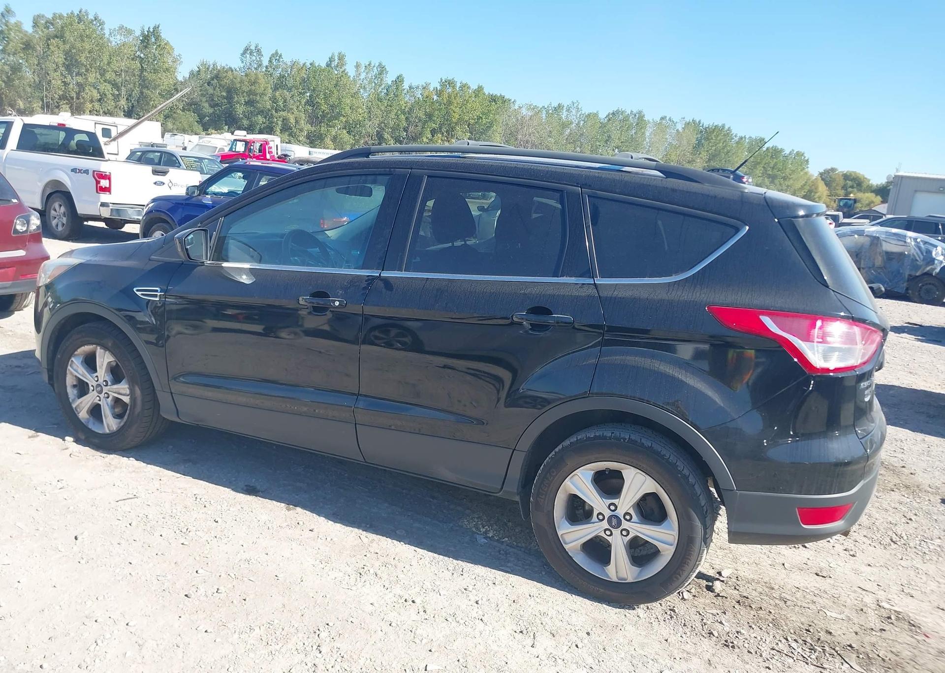 2016 FORD ESCAPE SE