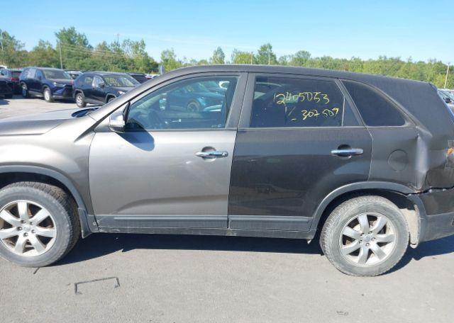2012 KIA SORENTO LX
