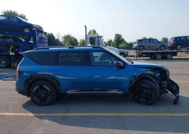 2025 KIA EV9 LAND W