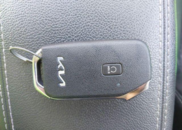 2022 KIA NIRO EX