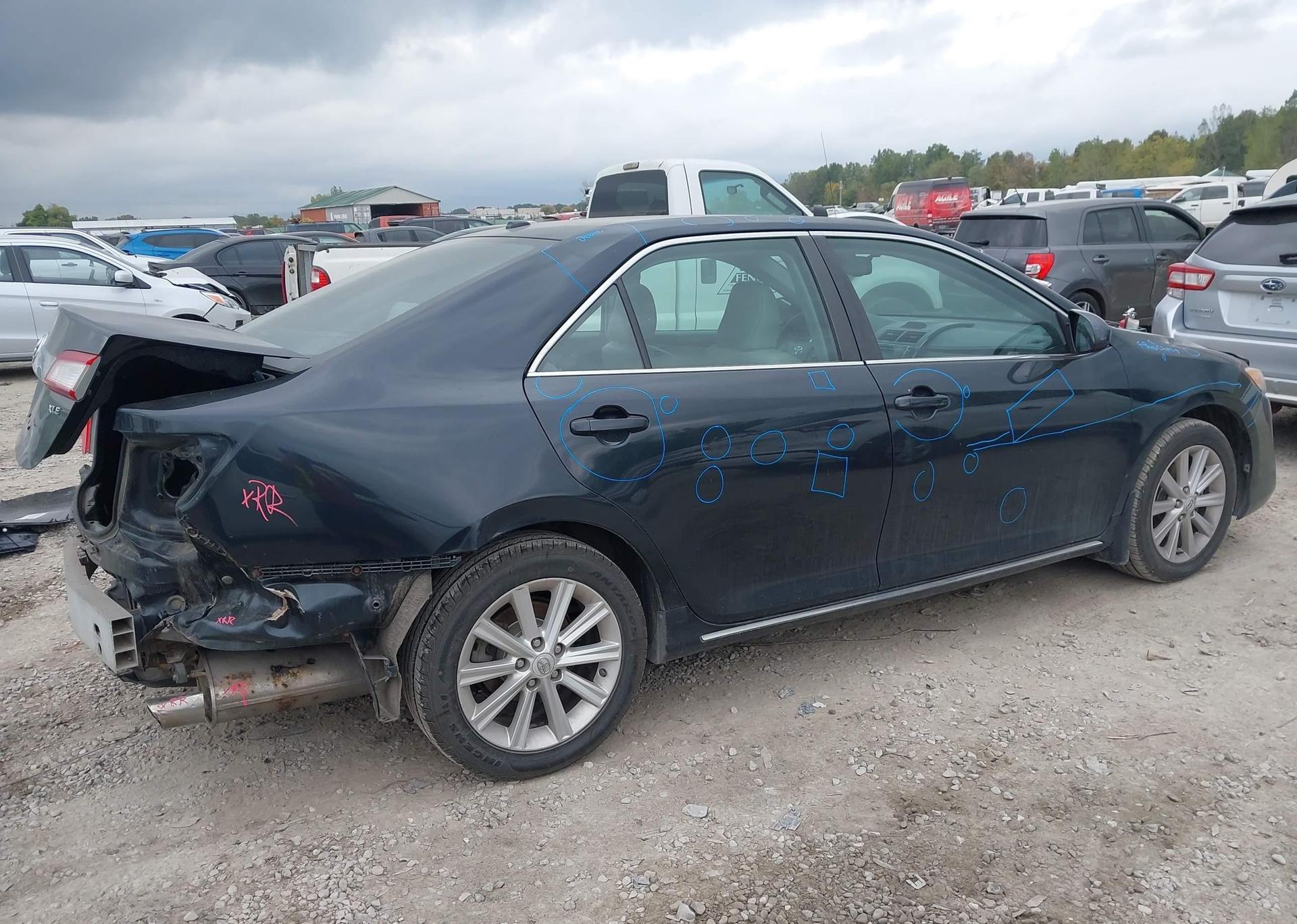 2012 TOYOTA CAMRY XLE