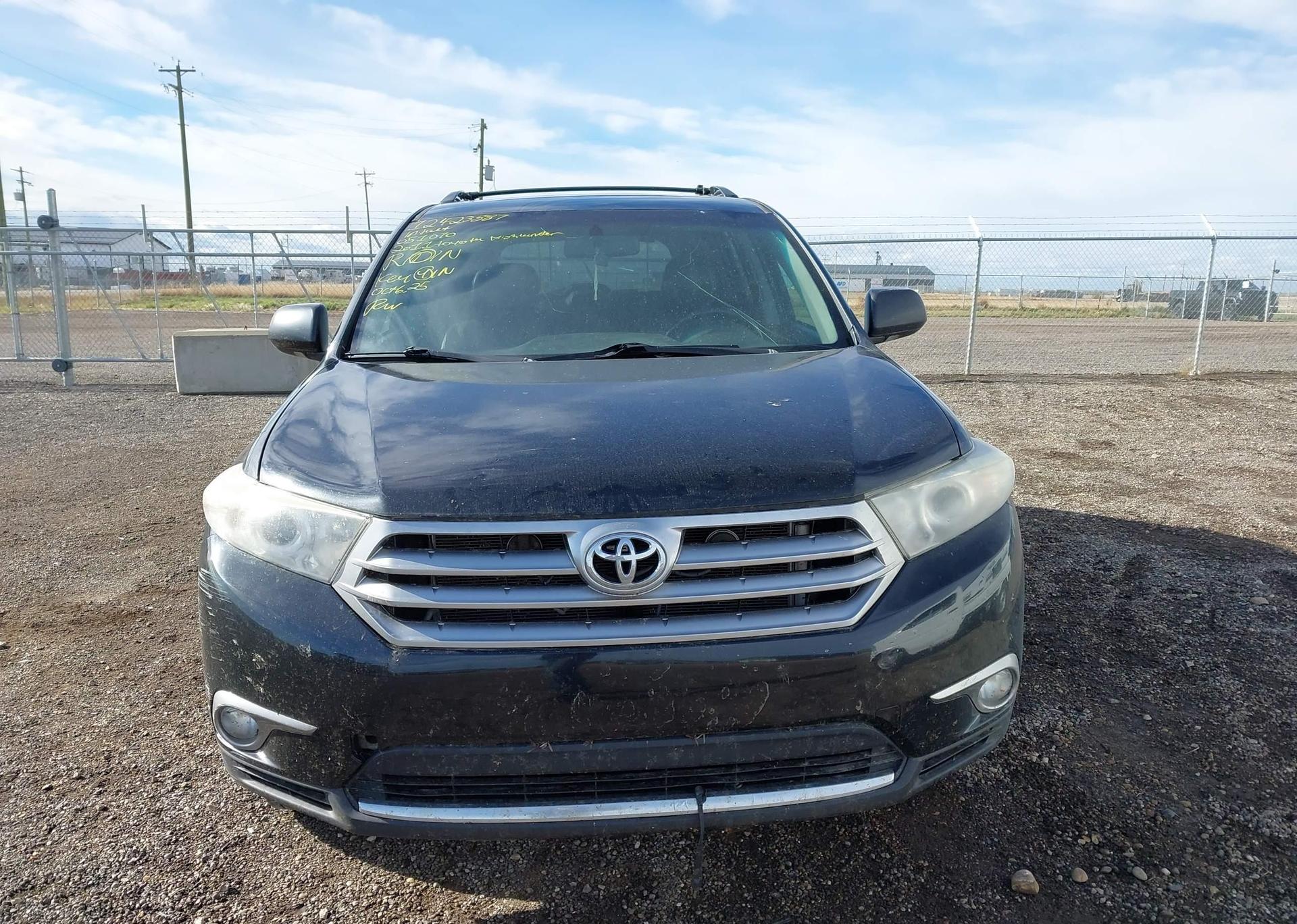 2011 TOYOTA HIGHLANDER LIMITED