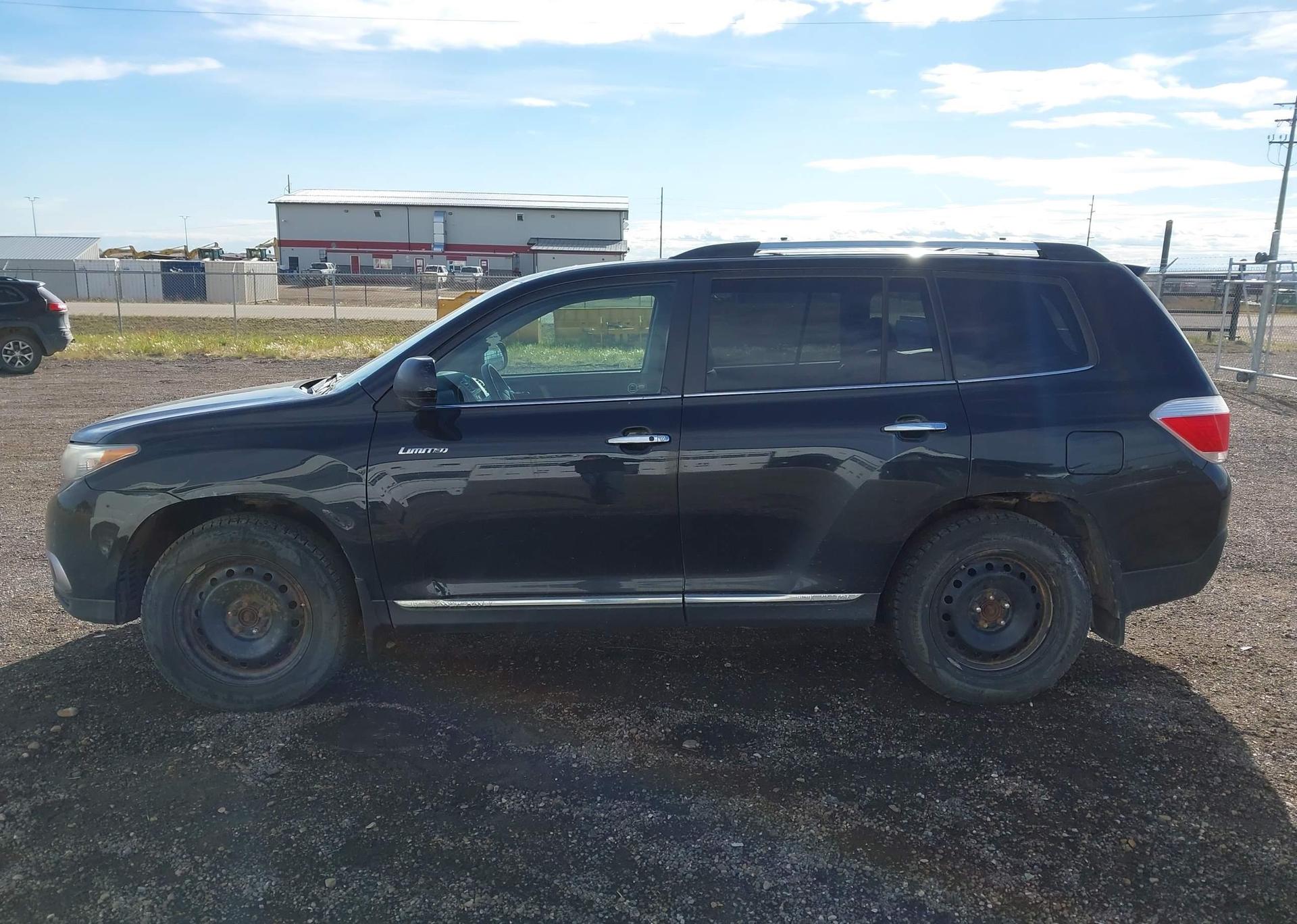 2011 TOYOTA HIGHLANDER LIMITED