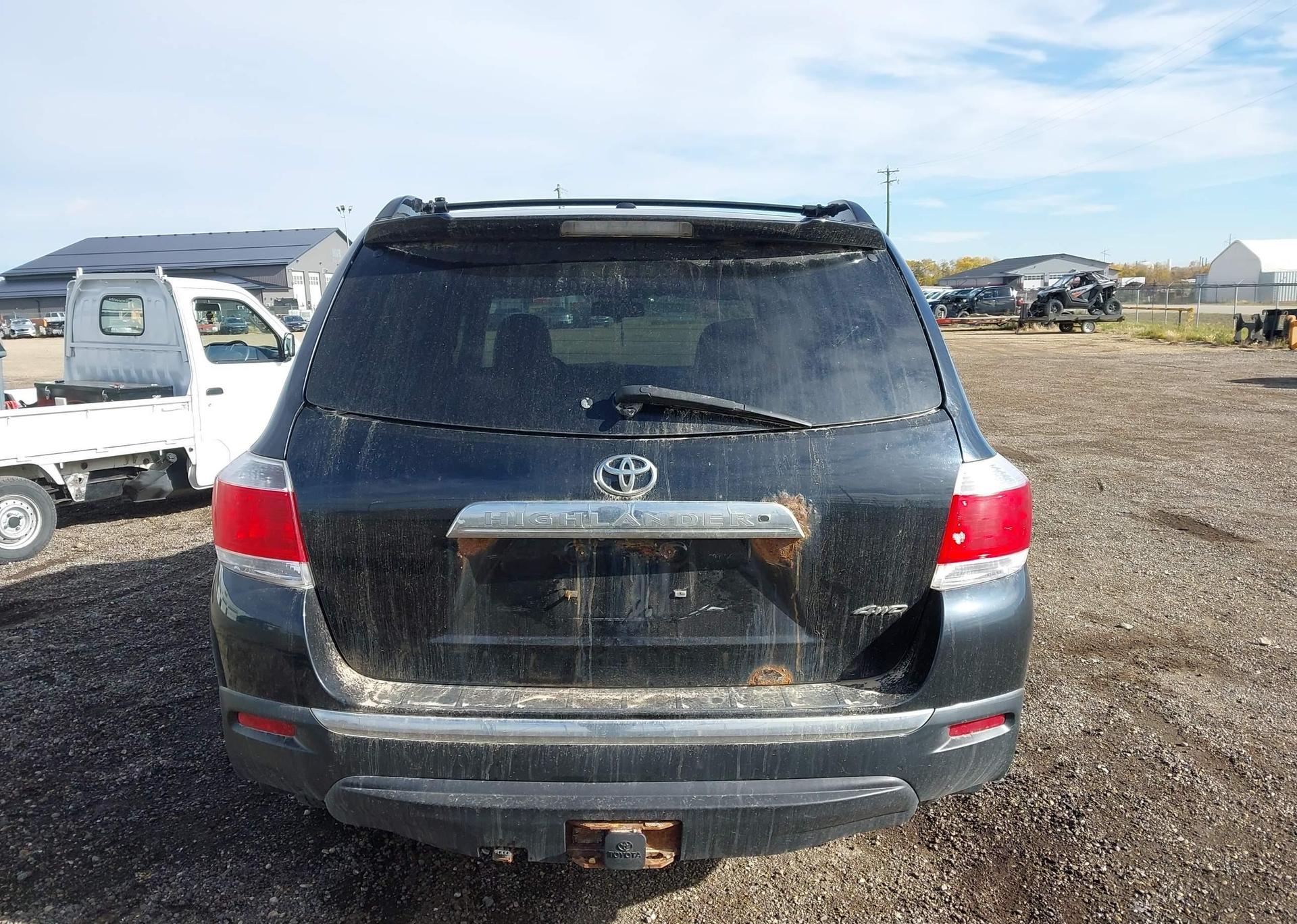 2011 TOYOTA HIGHLANDER LIMITED