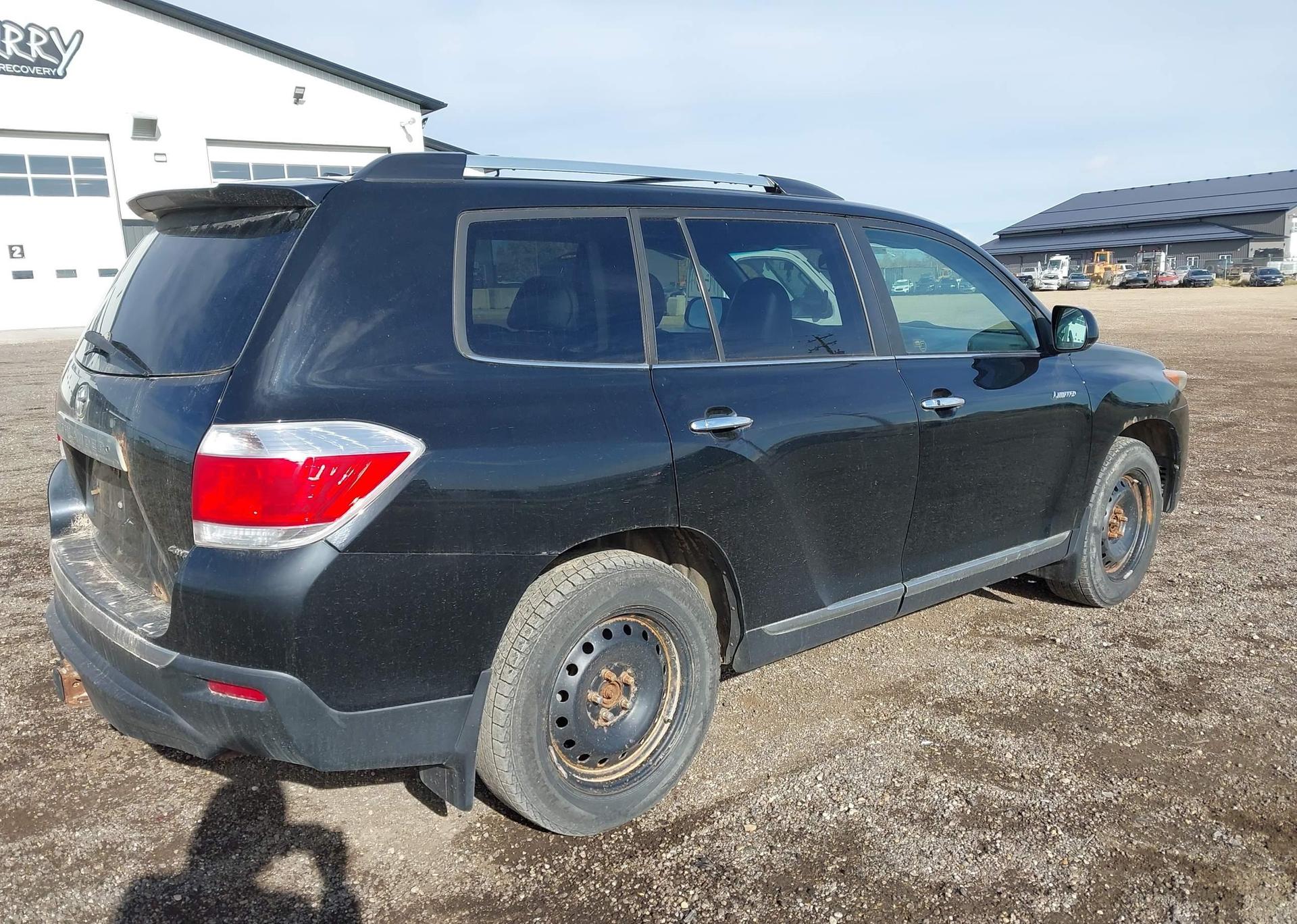 2011 TOYOTA HIGHLANDER LIMITED