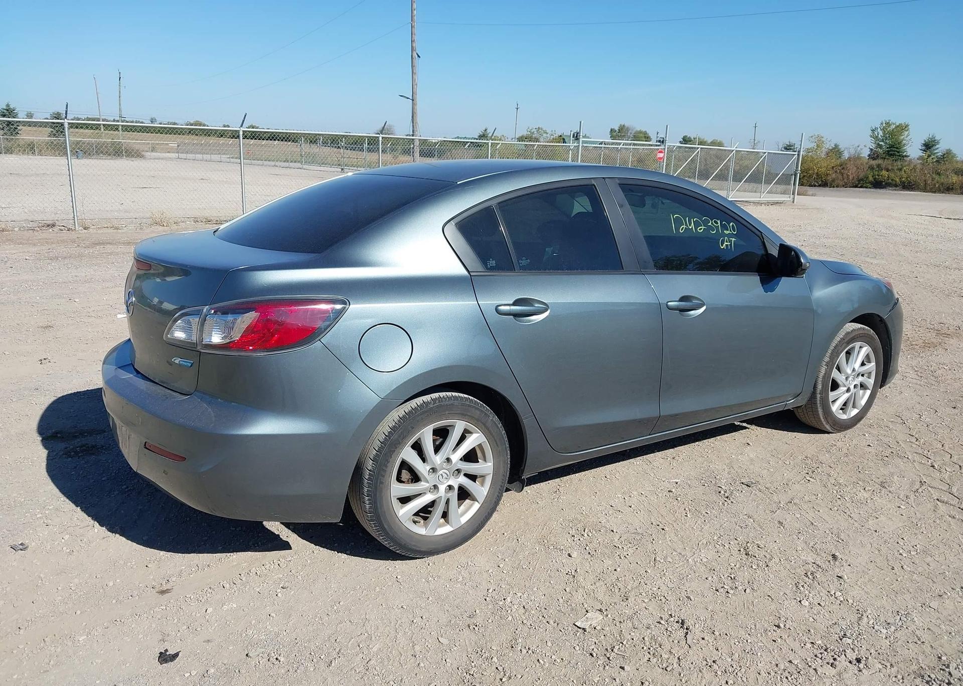 2012 MAZDA MAZDA3 GS-SKY