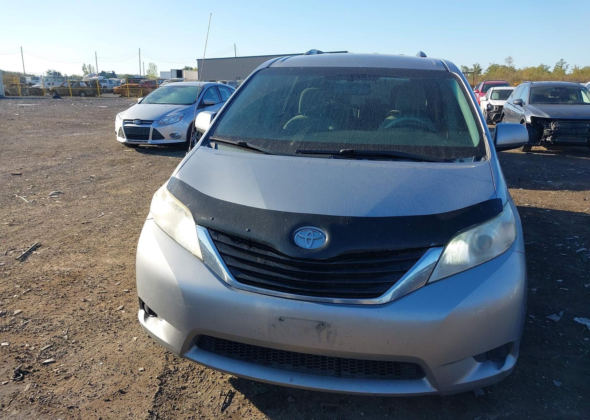2013 TOYOTA SIENNA LE 7 PASSENGER