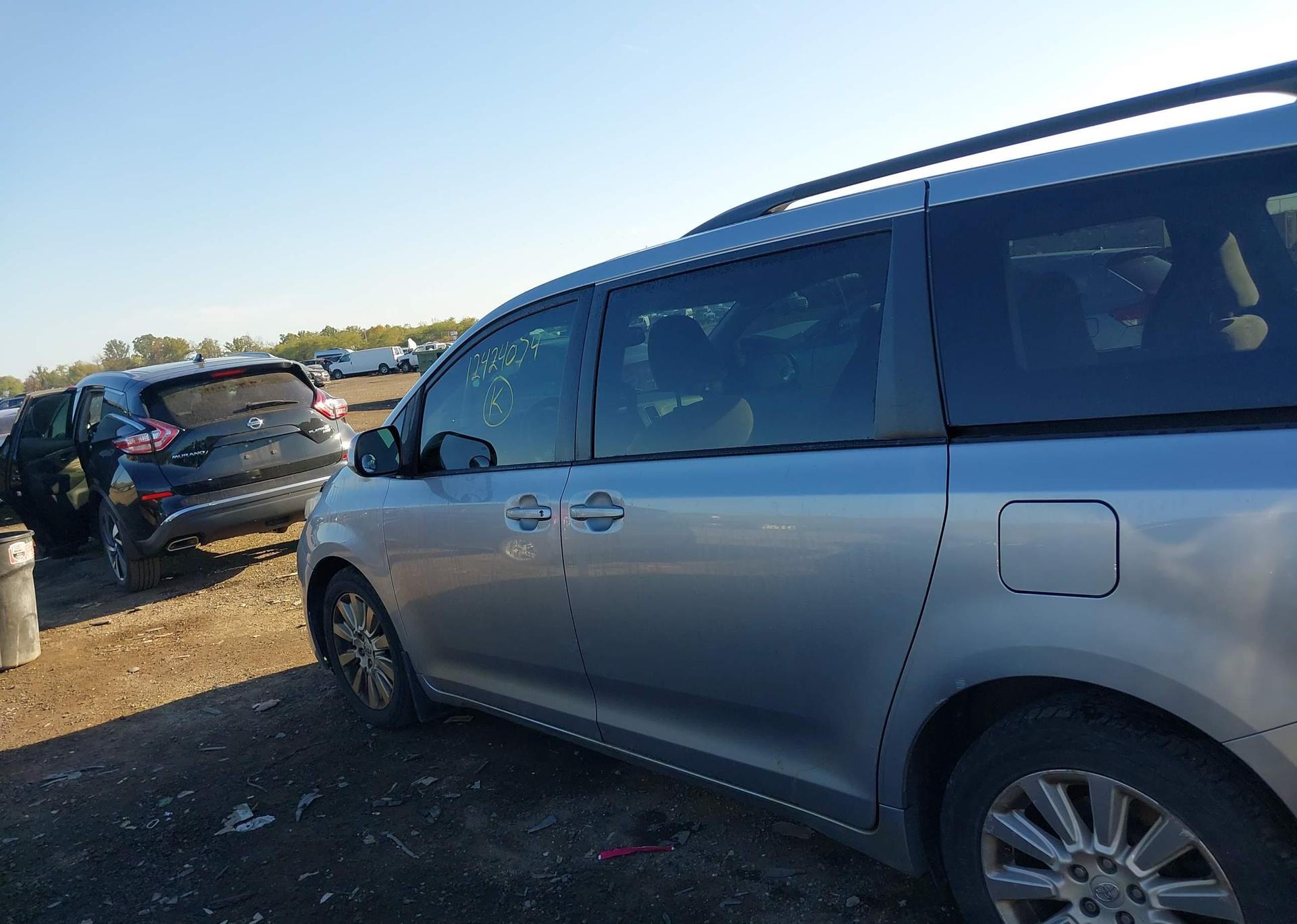 2013 TOYOTA SIENNA LE 7 PASSENGER