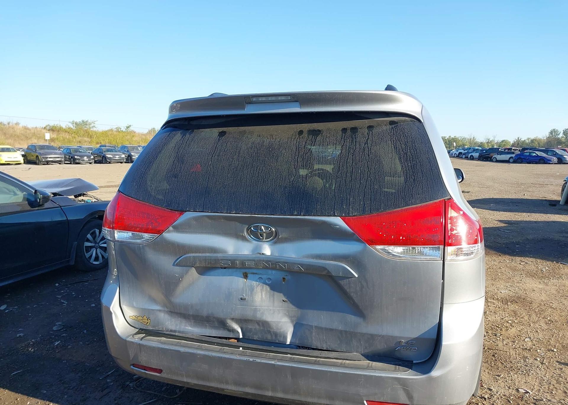 2013 TOYOTA SIENNA LE 7 PASSENGER