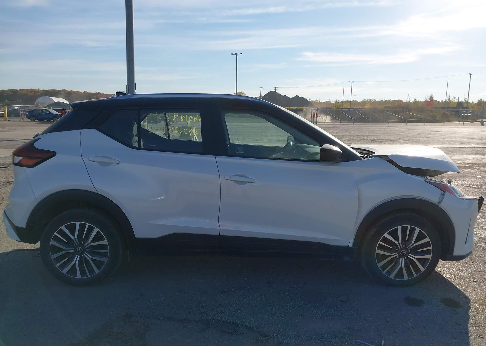 2022 NISSAN KICKS SV