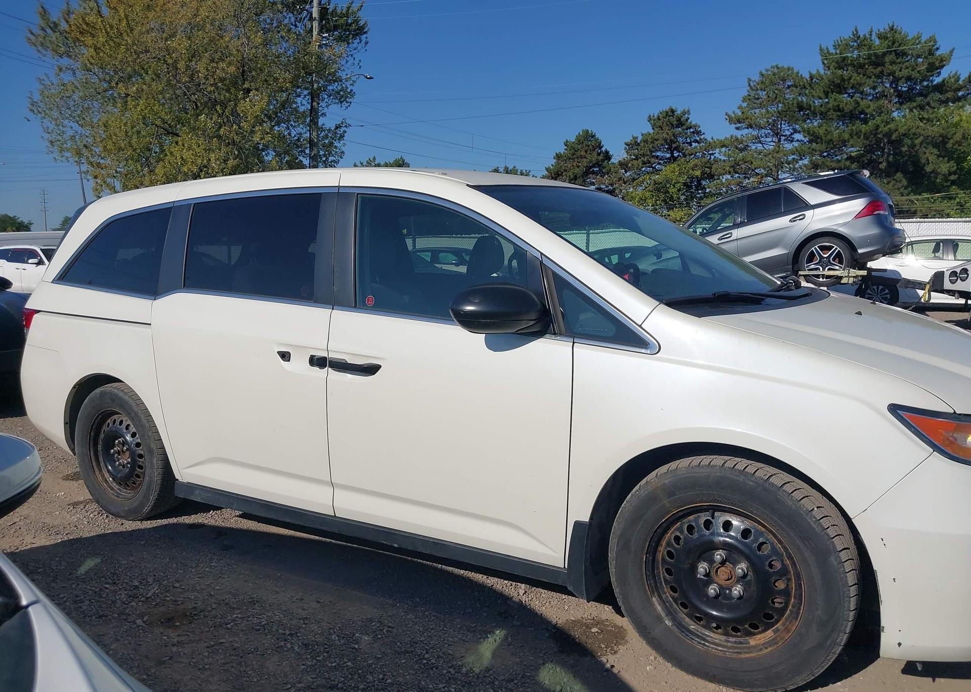 2015 HONDA ODYSSEY LX