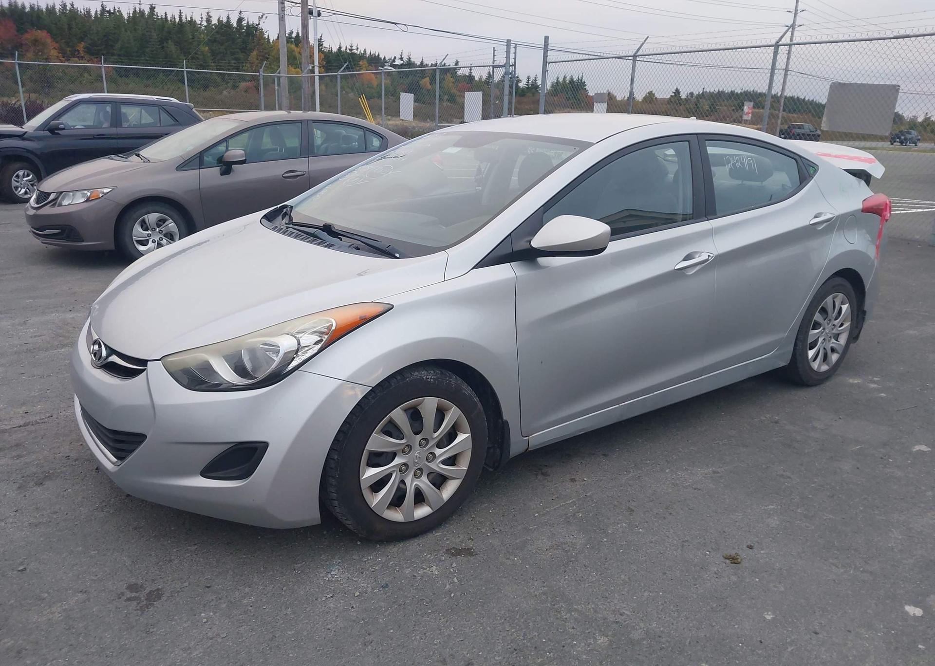 2012 HYUNDAI ELANTRA GL