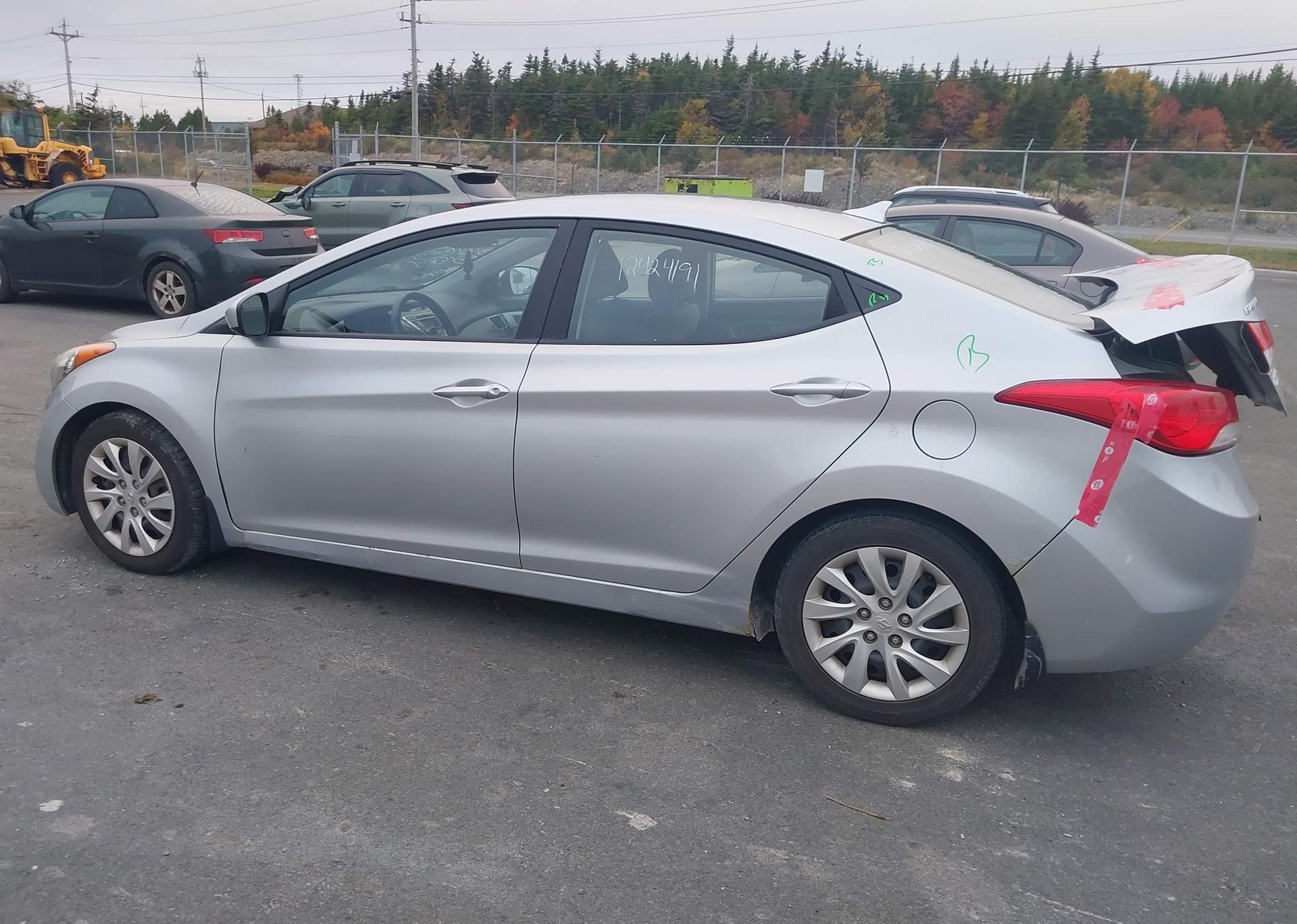 2012 HYUNDAI ELANTRA GL