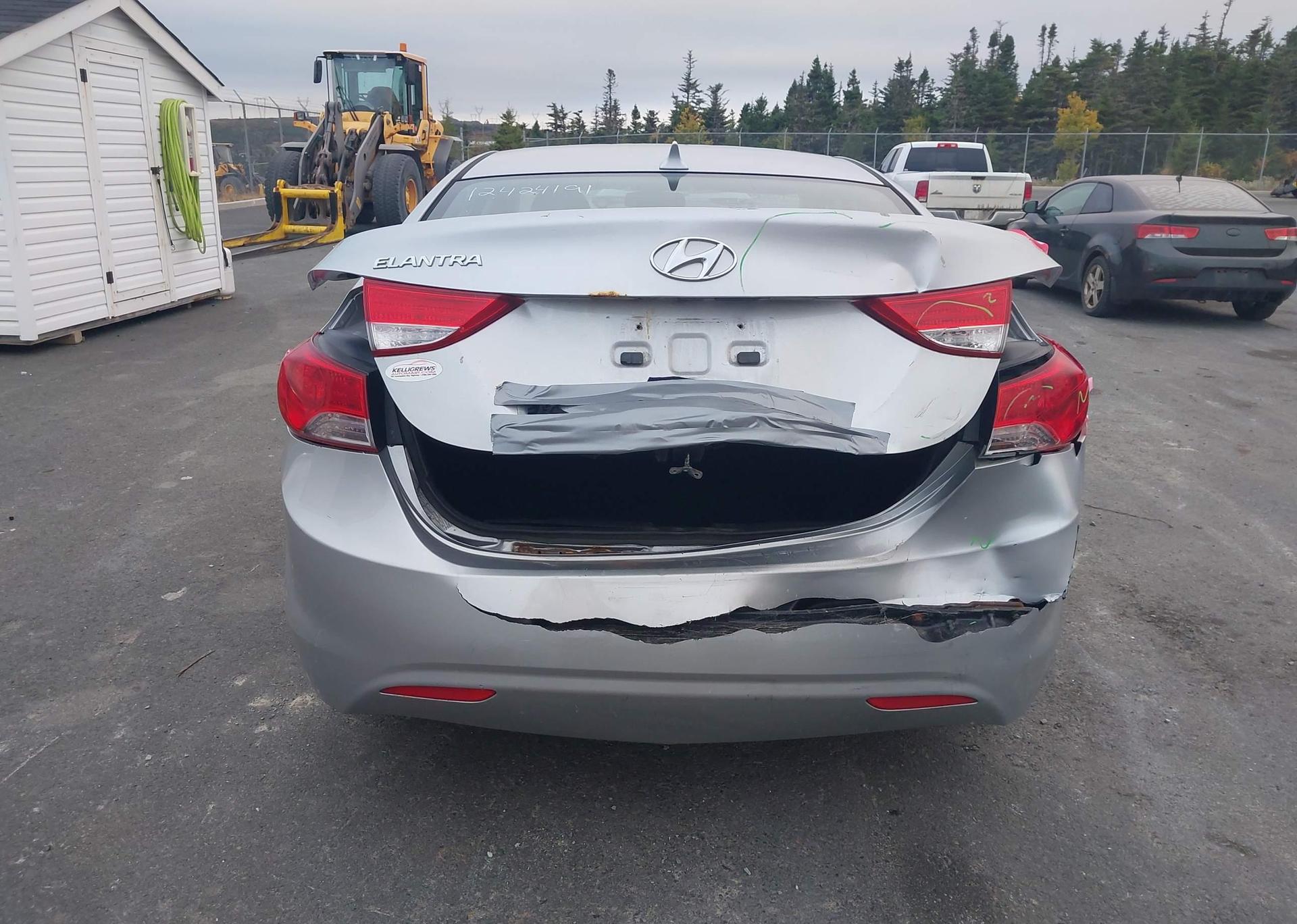 2012 HYUNDAI ELANTRA GL