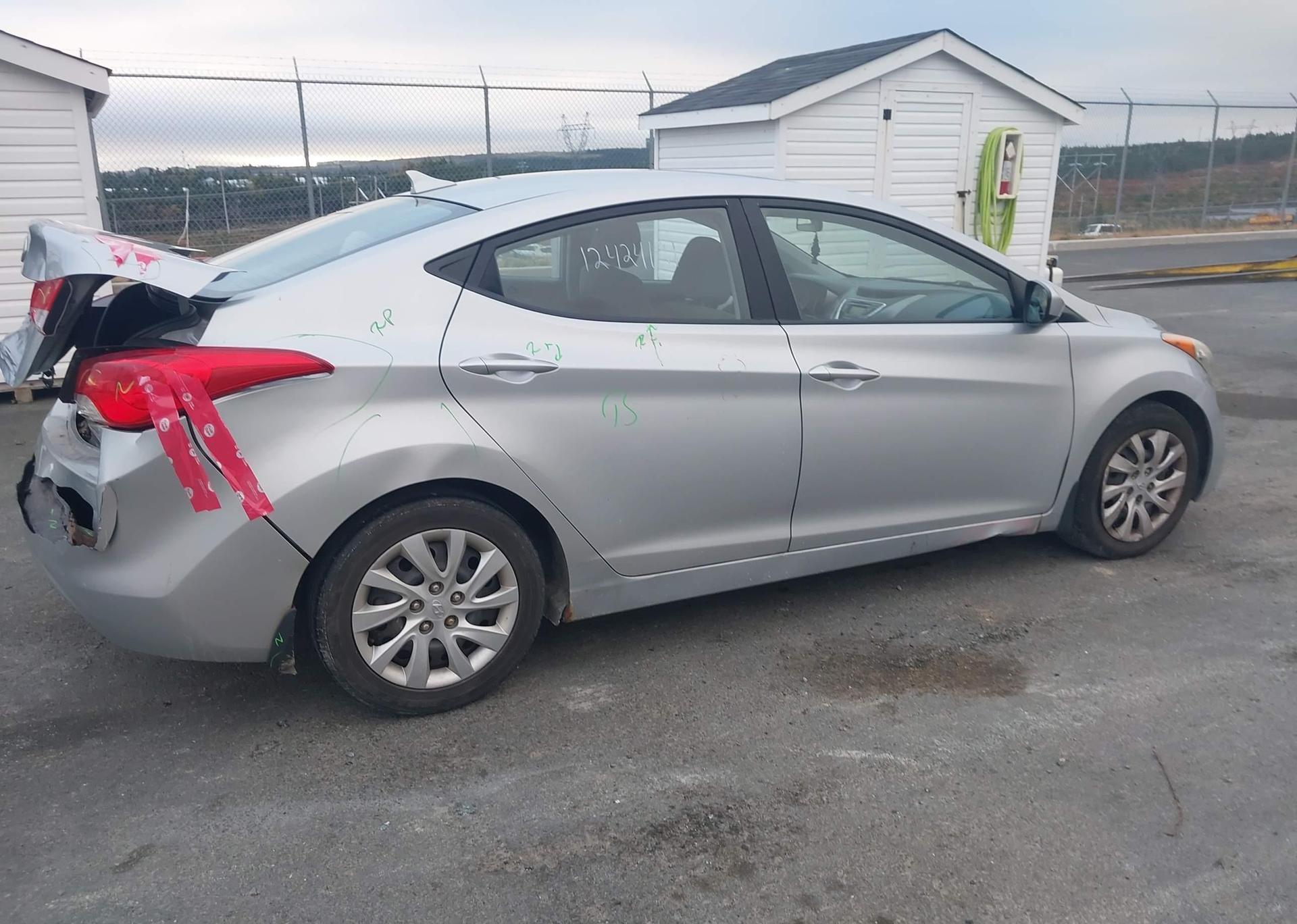 2012 HYUNDAI ELANTRA GL