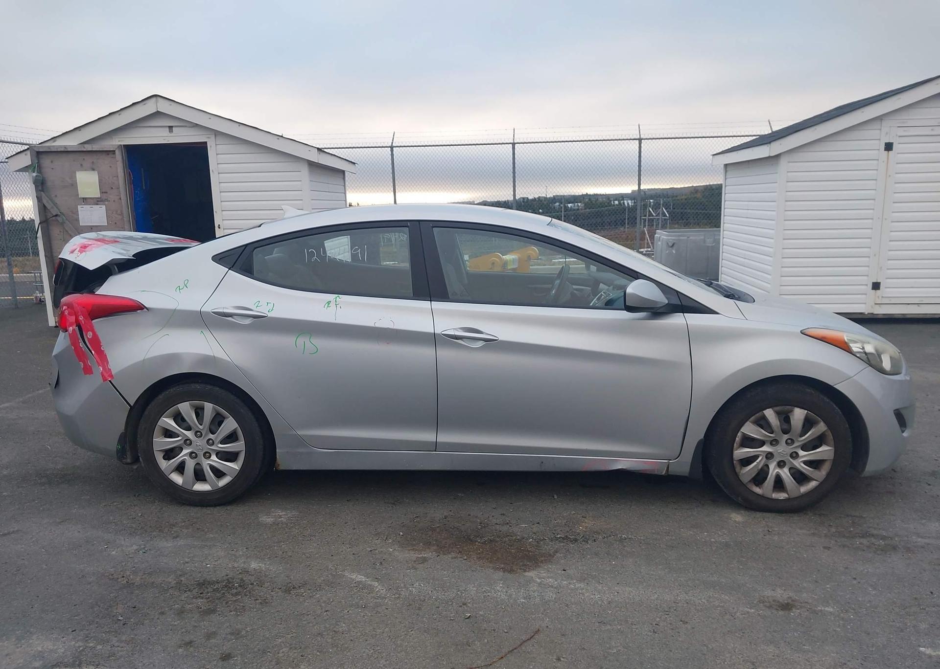 2012 HYUNDAI ELANTRA GL