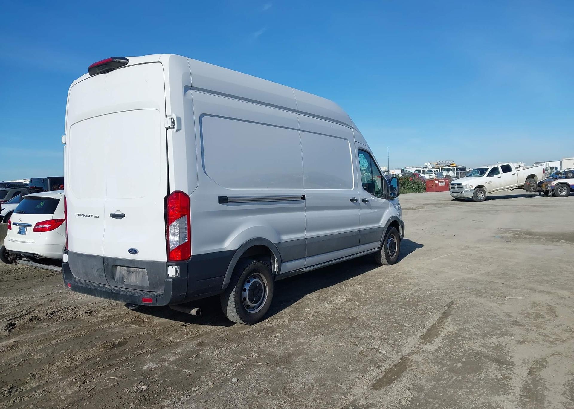 2023 FORD transit t-250