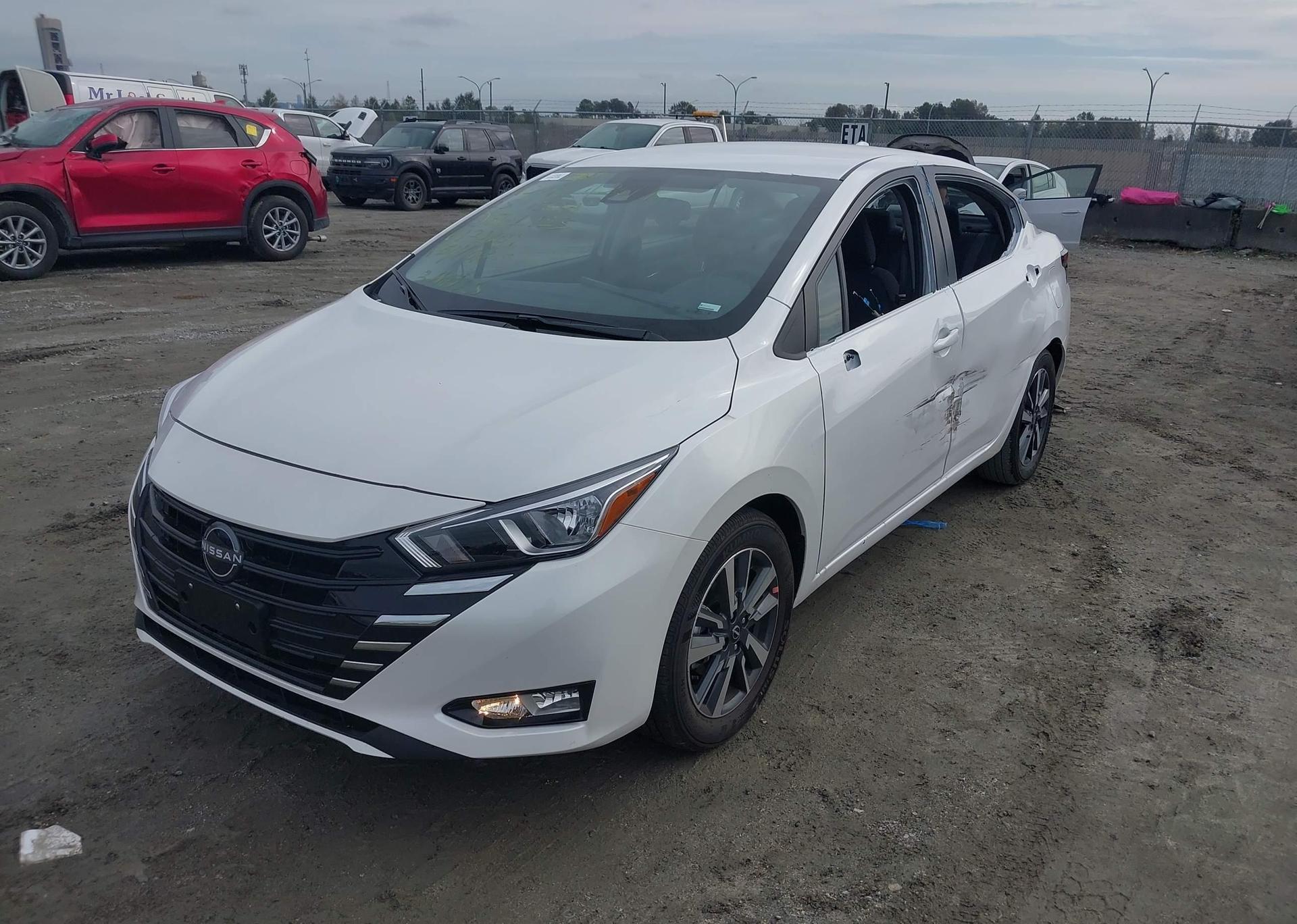2025 NISSAN VERSA SV