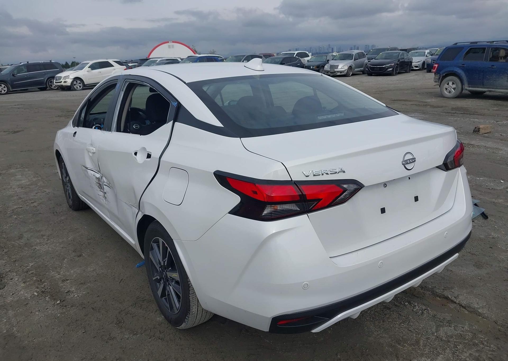 2025 NISSAN VERSA SV