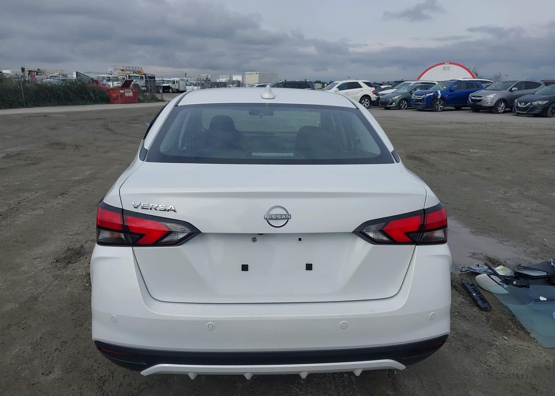 2025 NISSAN VERSA SV