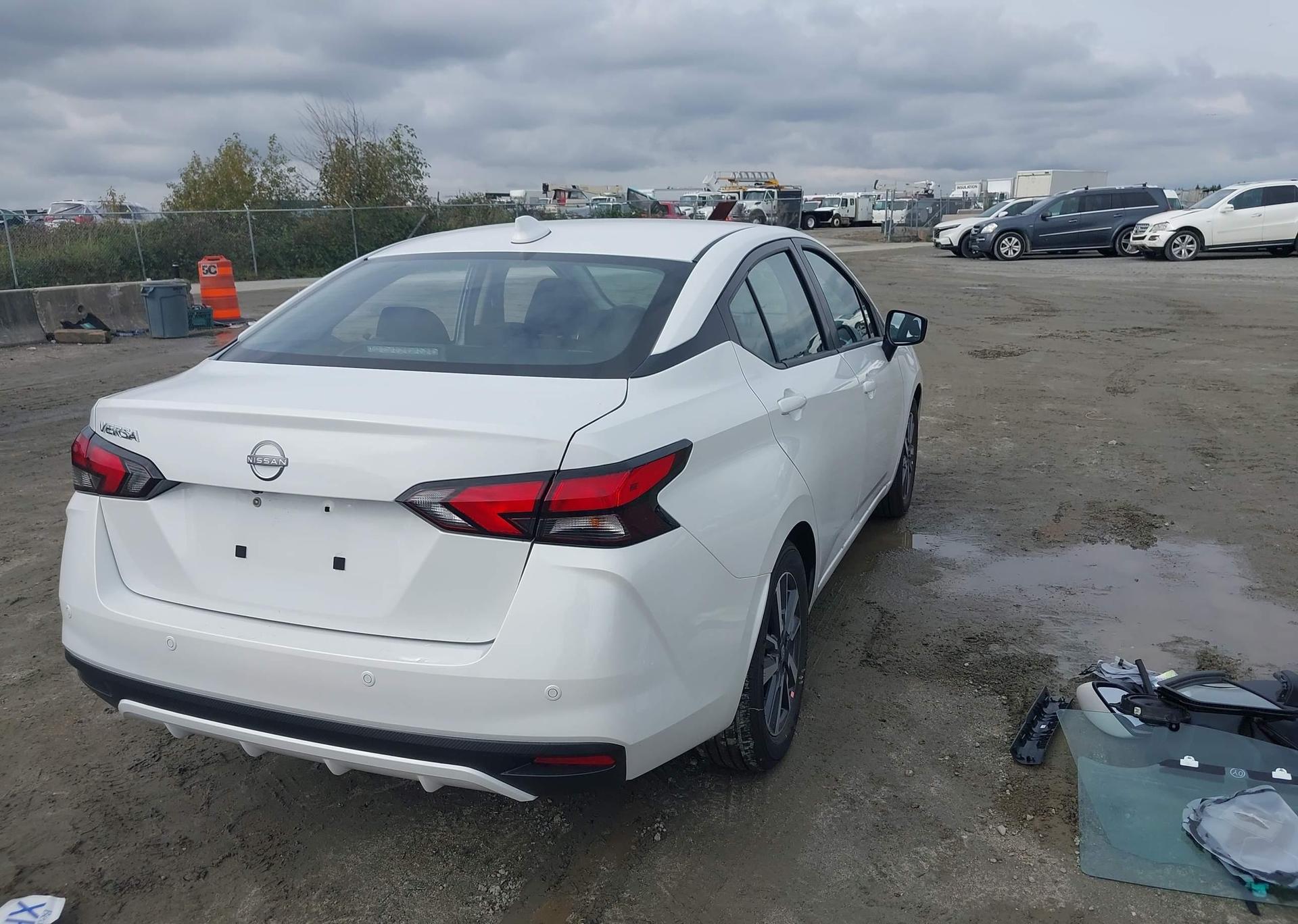 2025 NISSAN VERSA SV