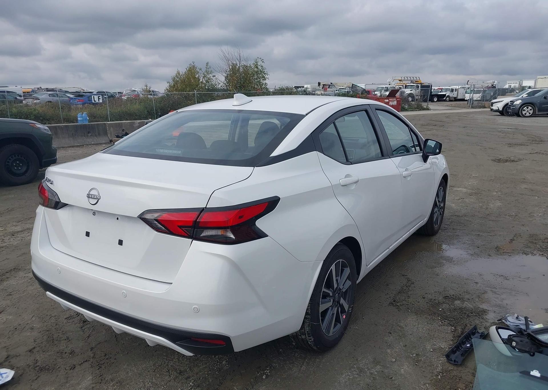 2025 NISSAN VERSA SV