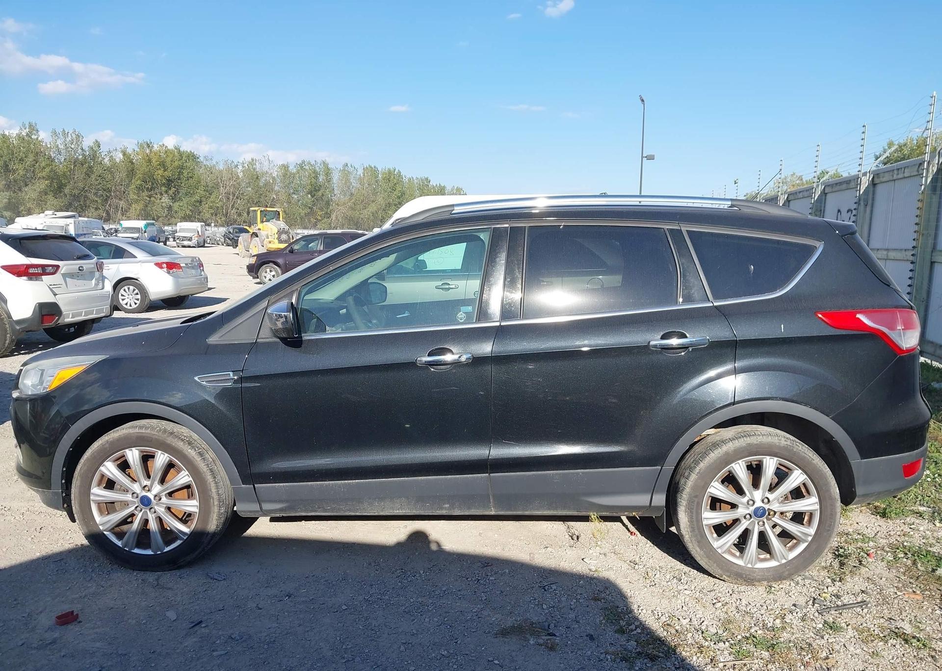 2015 FORD ESCAPE SE