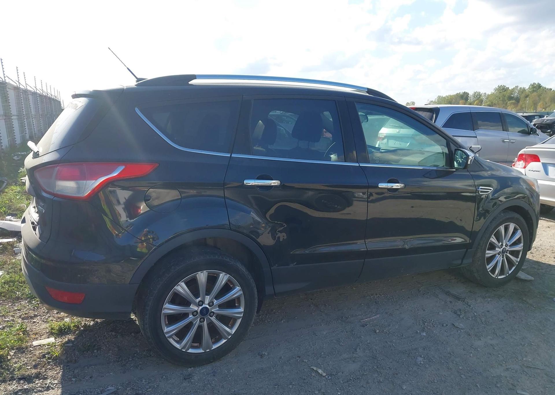 2015 FORD ESCAPE SE