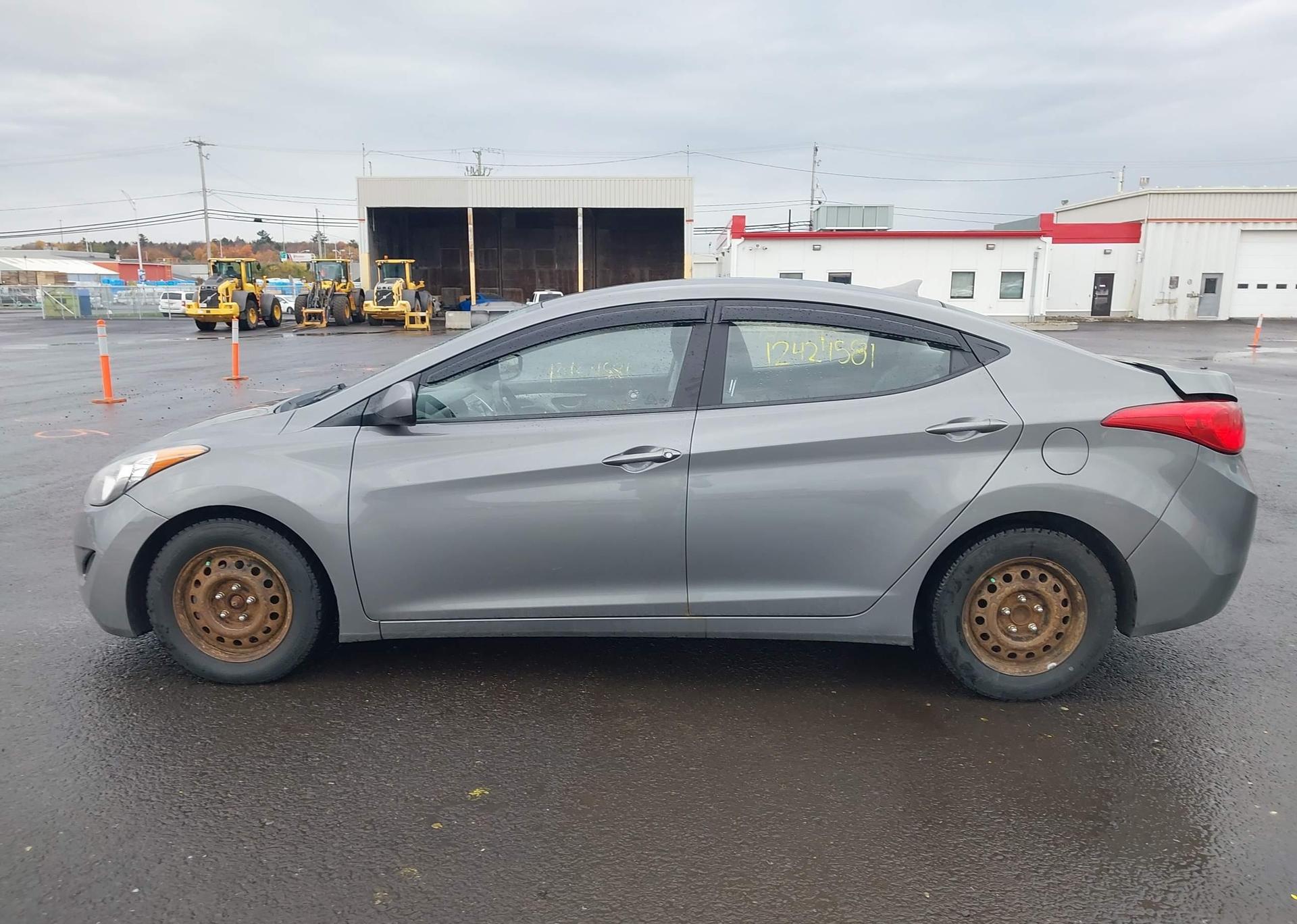 2013 HYUNDAI ELANTRA
