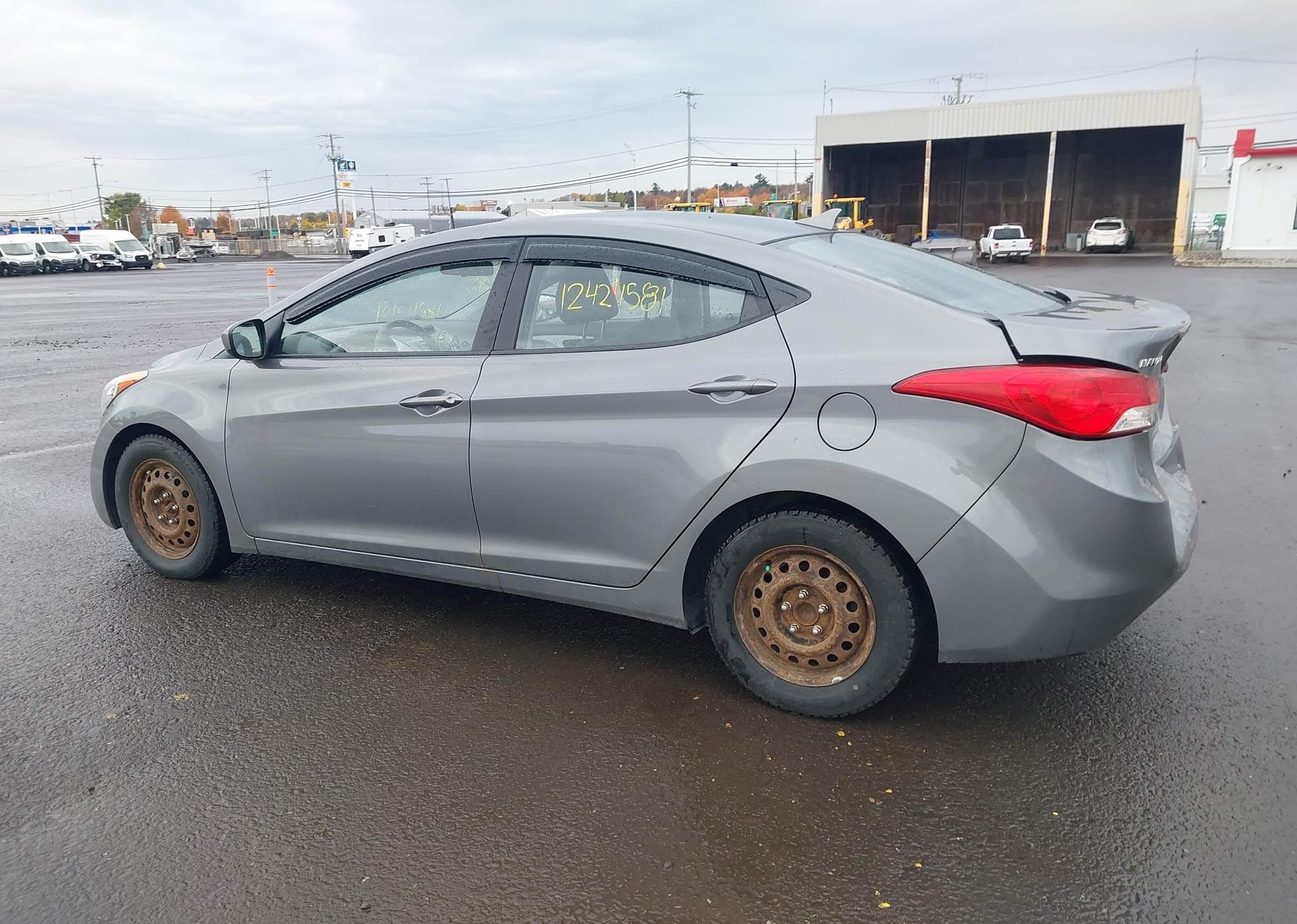 2013 HYUNDAI ELANTRA