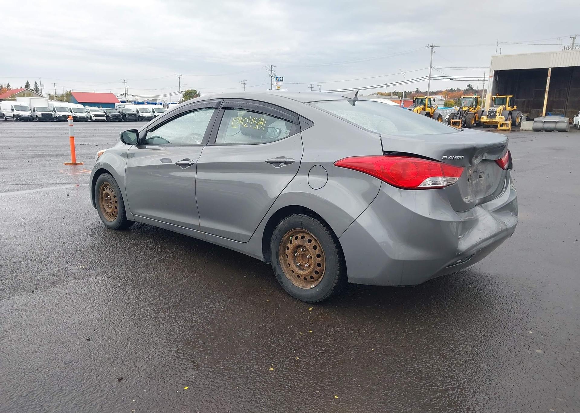 2013 HYUNDAI ELANTRA