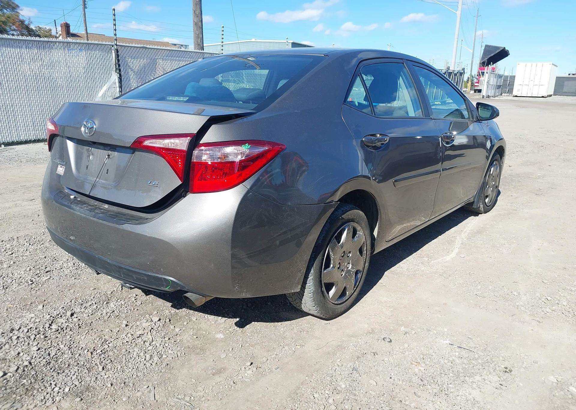 2018 TOYOTA COROLLA LE