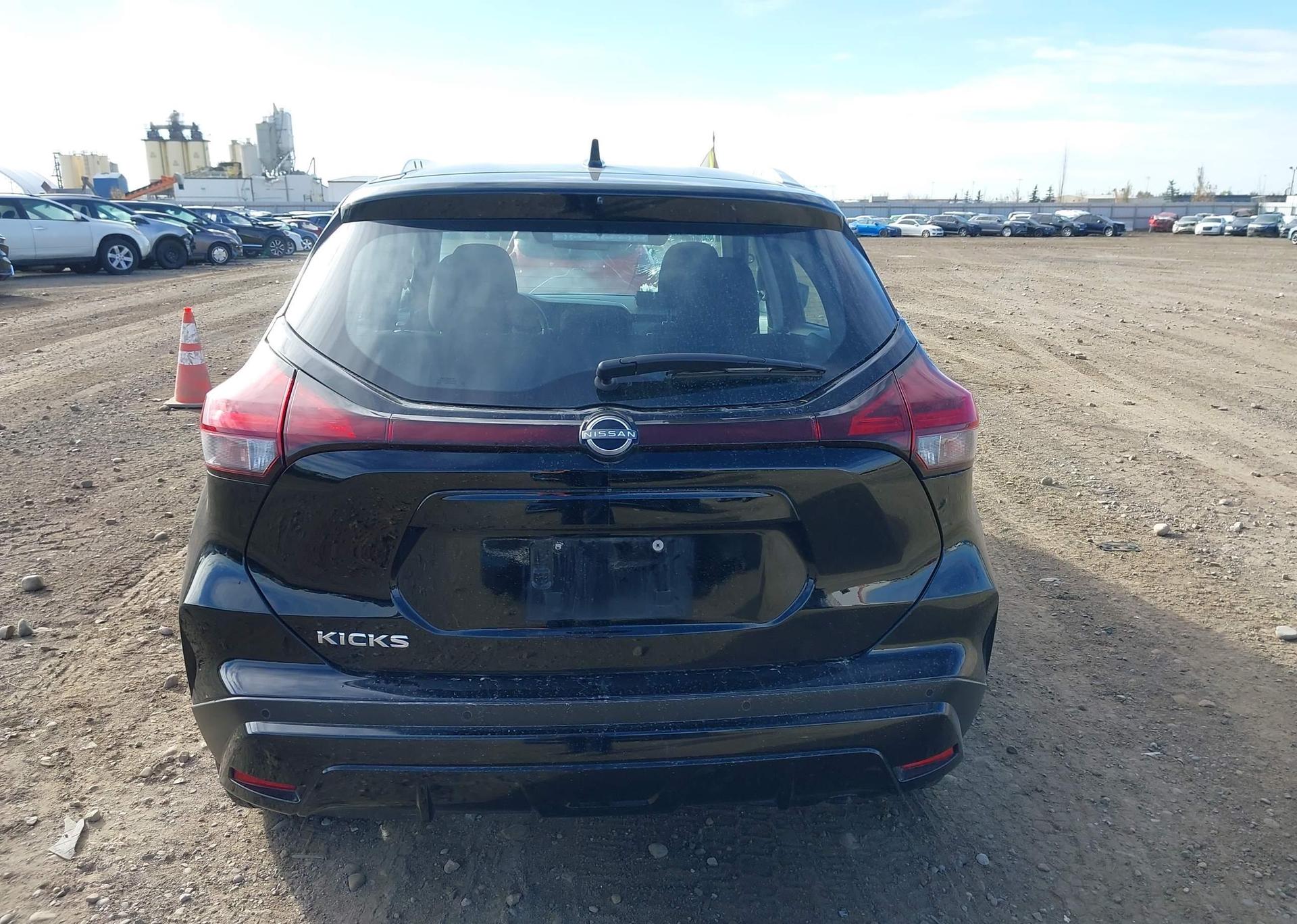2025 NISSAN KICKS PLAY SV