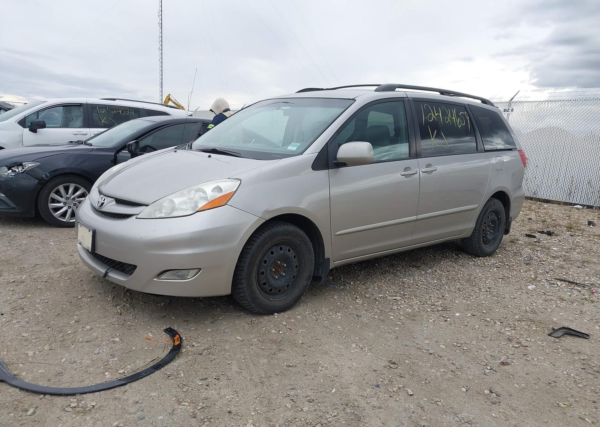 2008 TOYOTA SIENNA CE