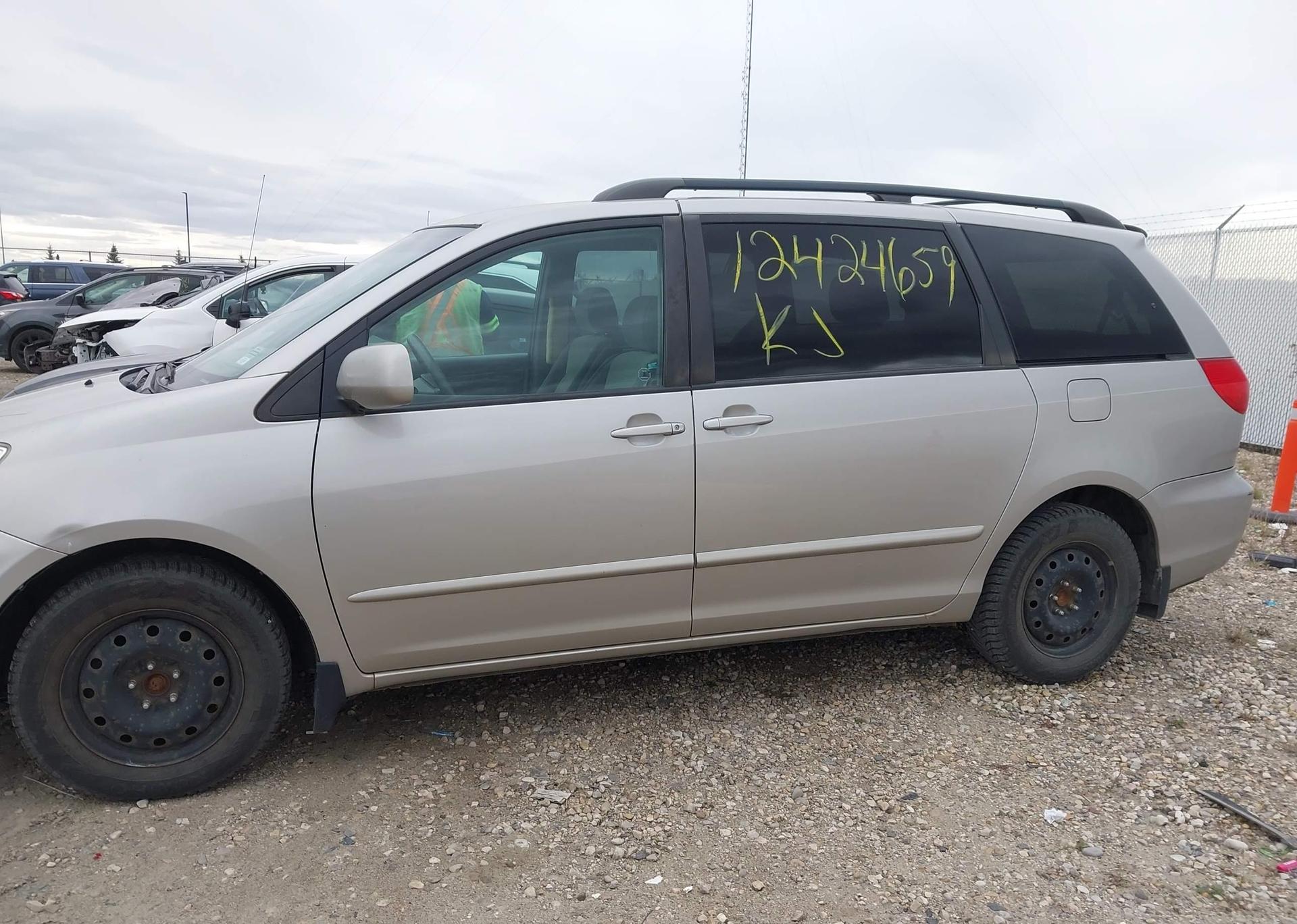2008 TOYOTA SIENNA CE