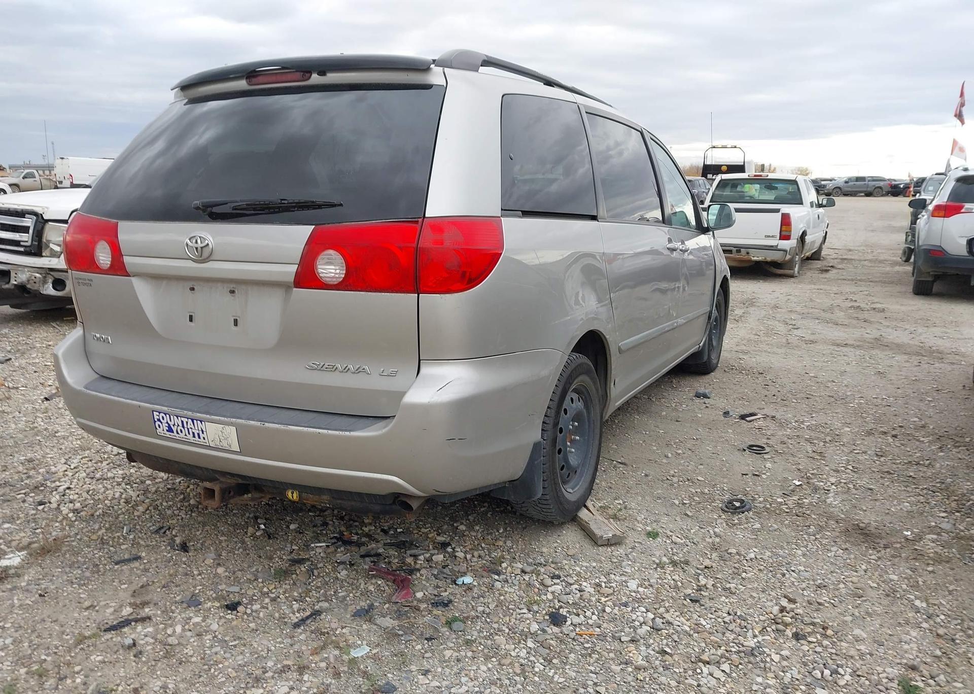 2008 TOYOTA SIENNA CE