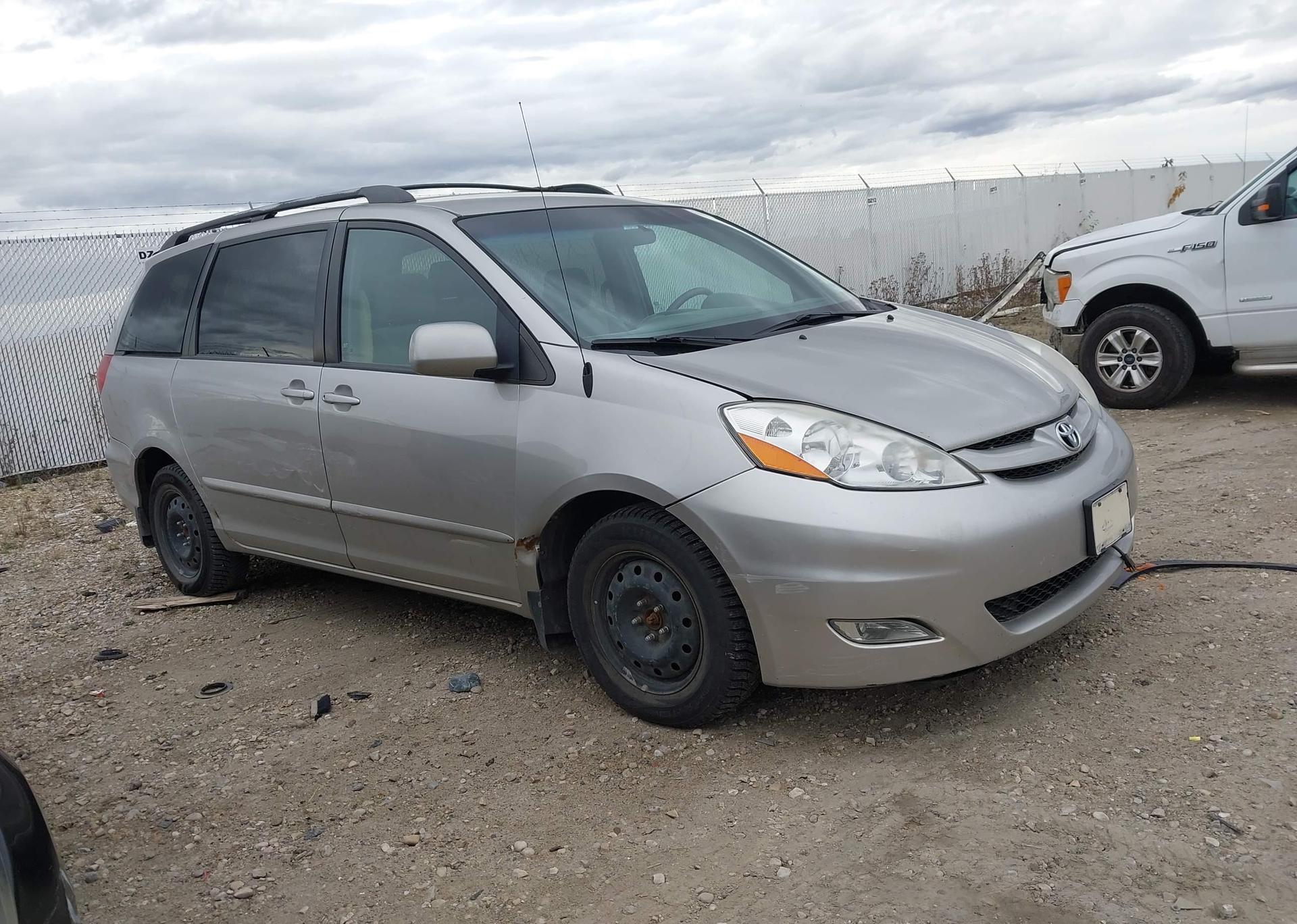 2008 TOYOTA SIENNA CE
