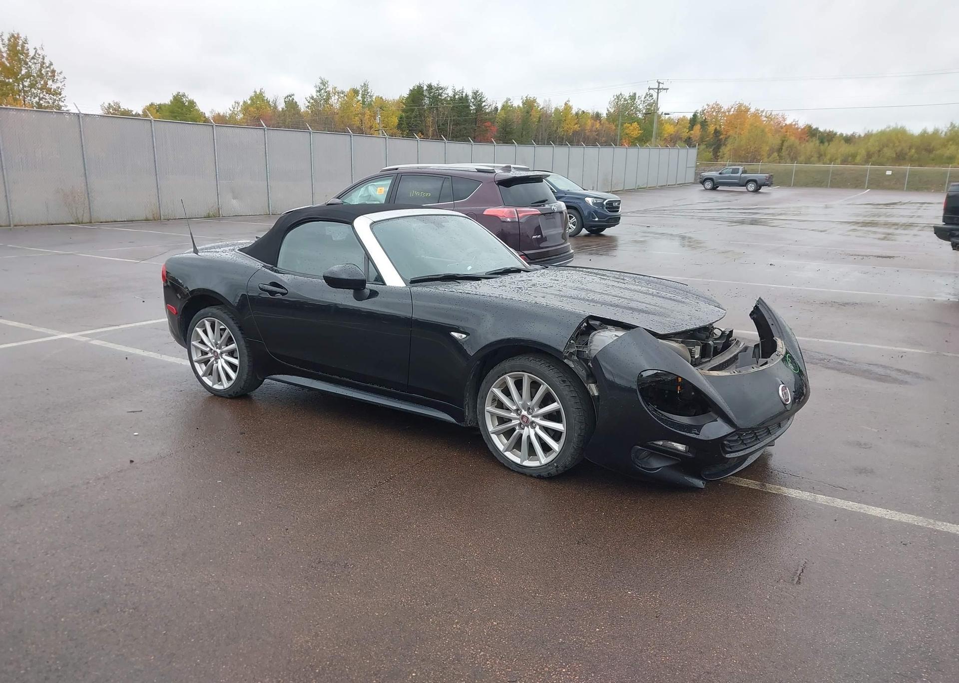 2017 FIAT 124 SPIDER LUSSO