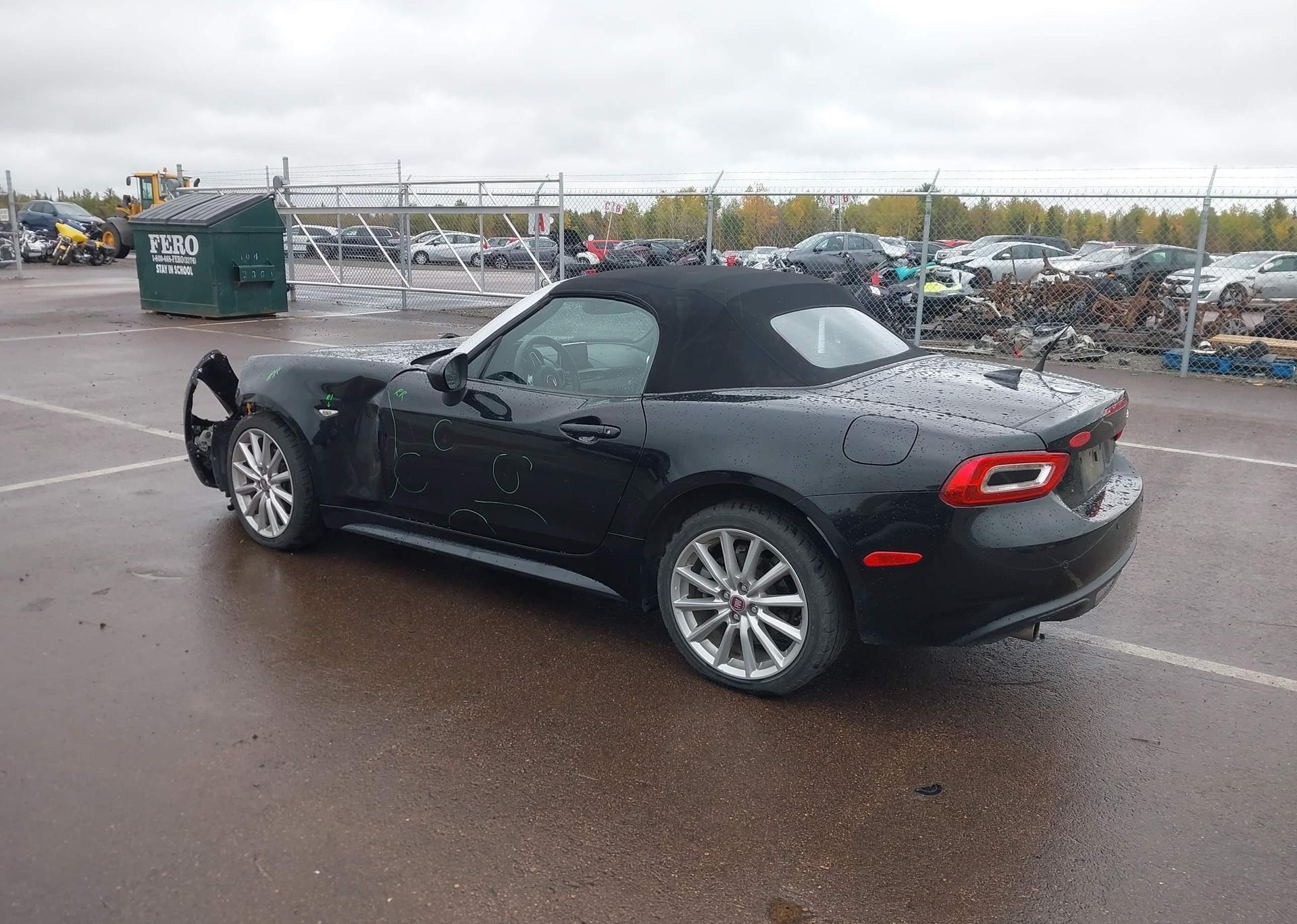 2017 FIAT 124 SPIDER LUSSO