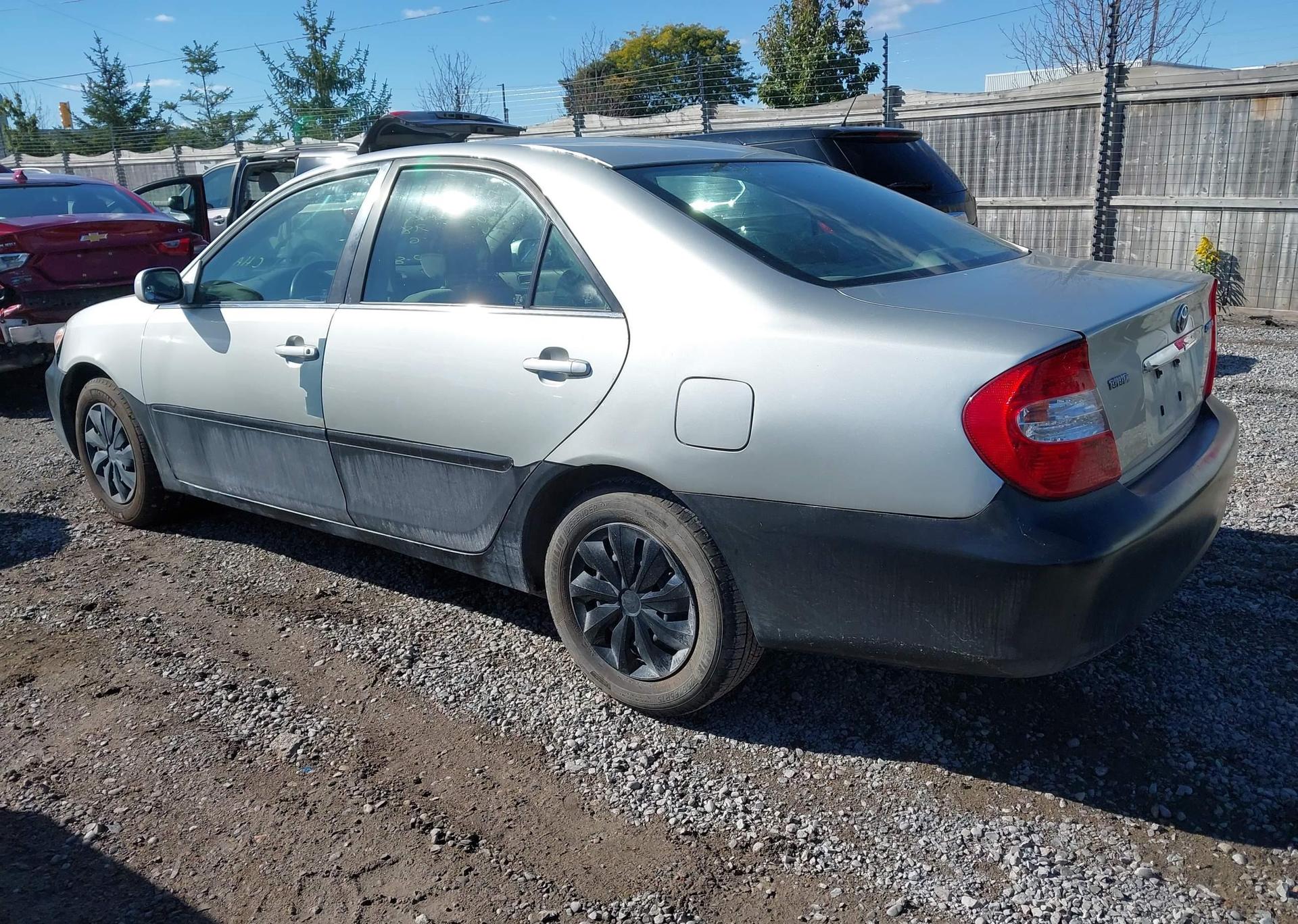 2002 TOYOTA CAMRY LE