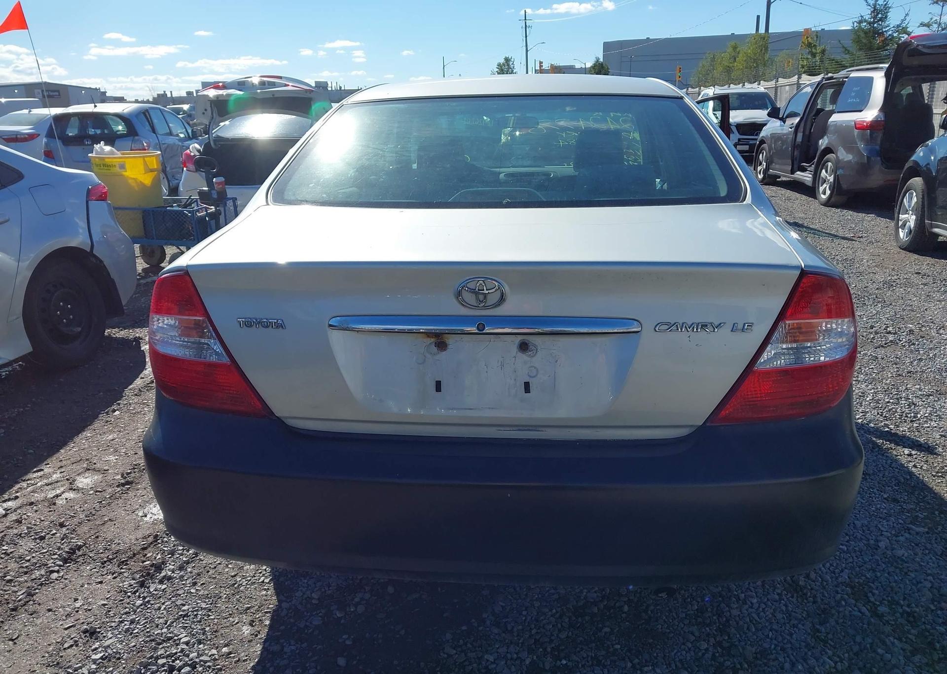 2002 TOYOTA CAMRY LE