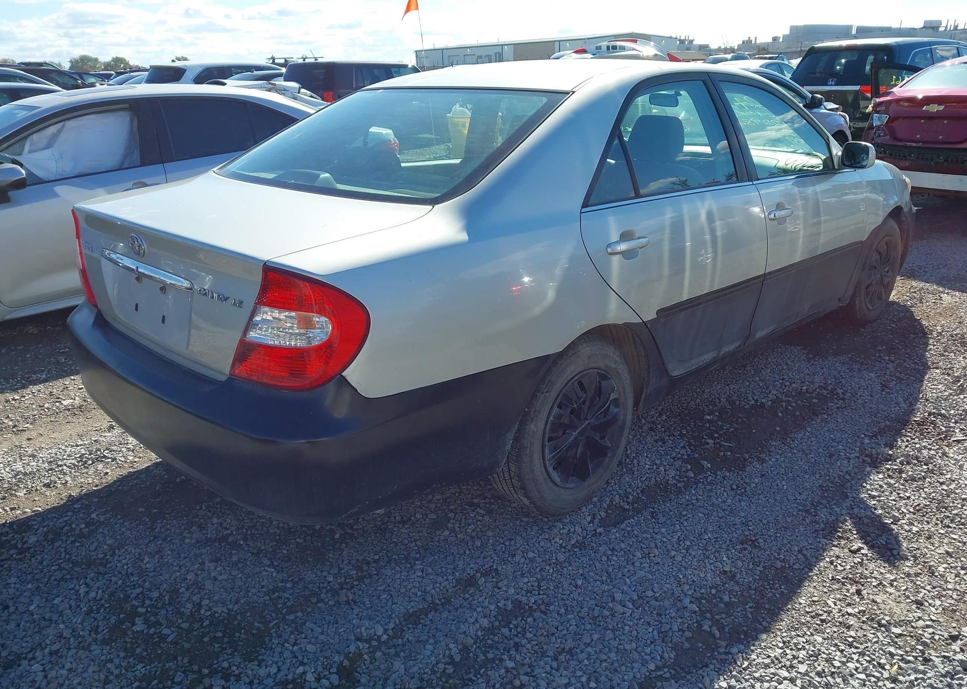 2002 TOYOTA CAMRY LE