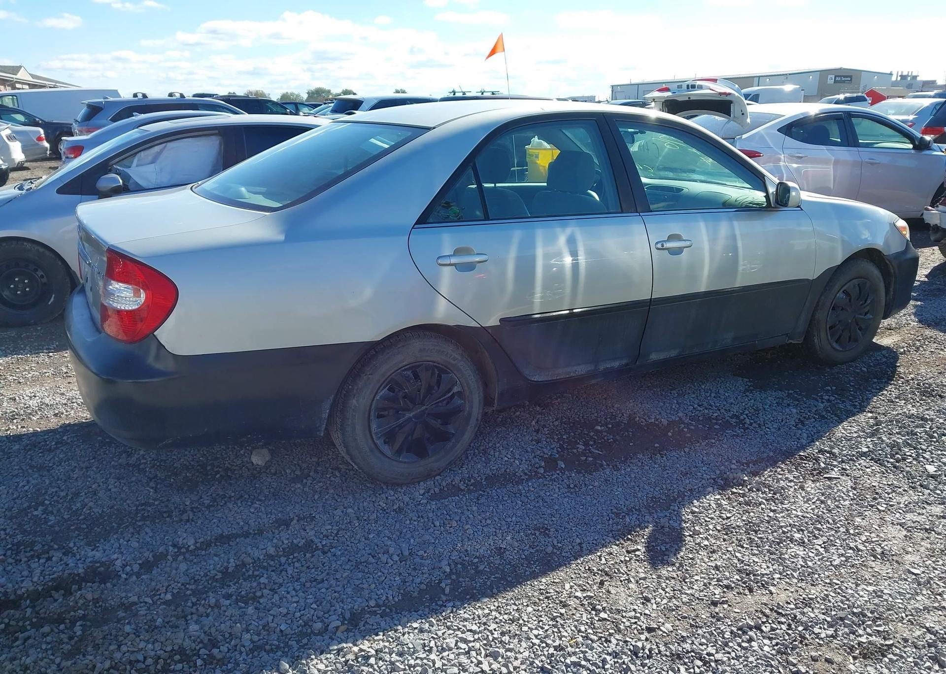 2002 TOYOTA CAMRY LE