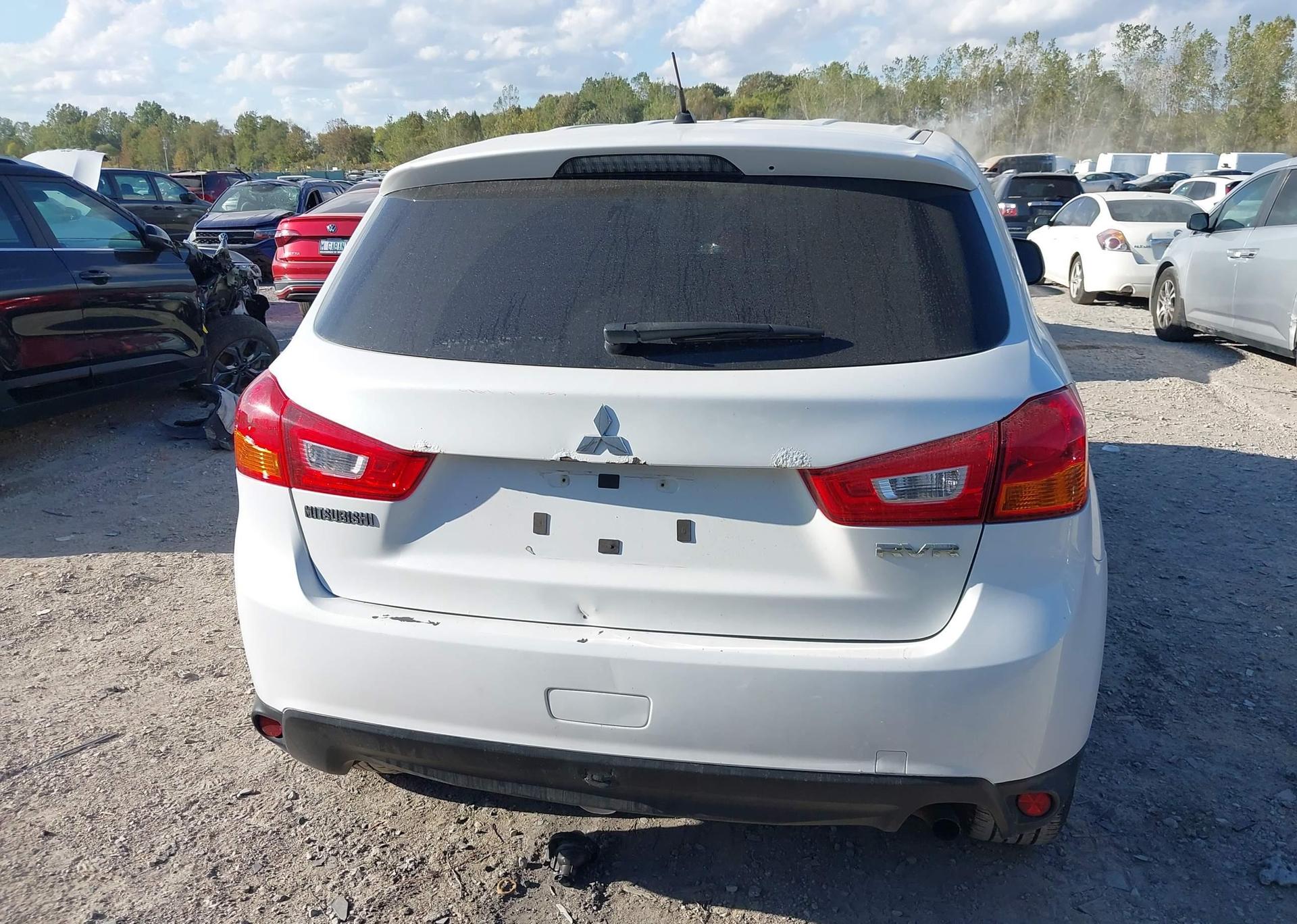 2013 MITSUBISHI RVR SE