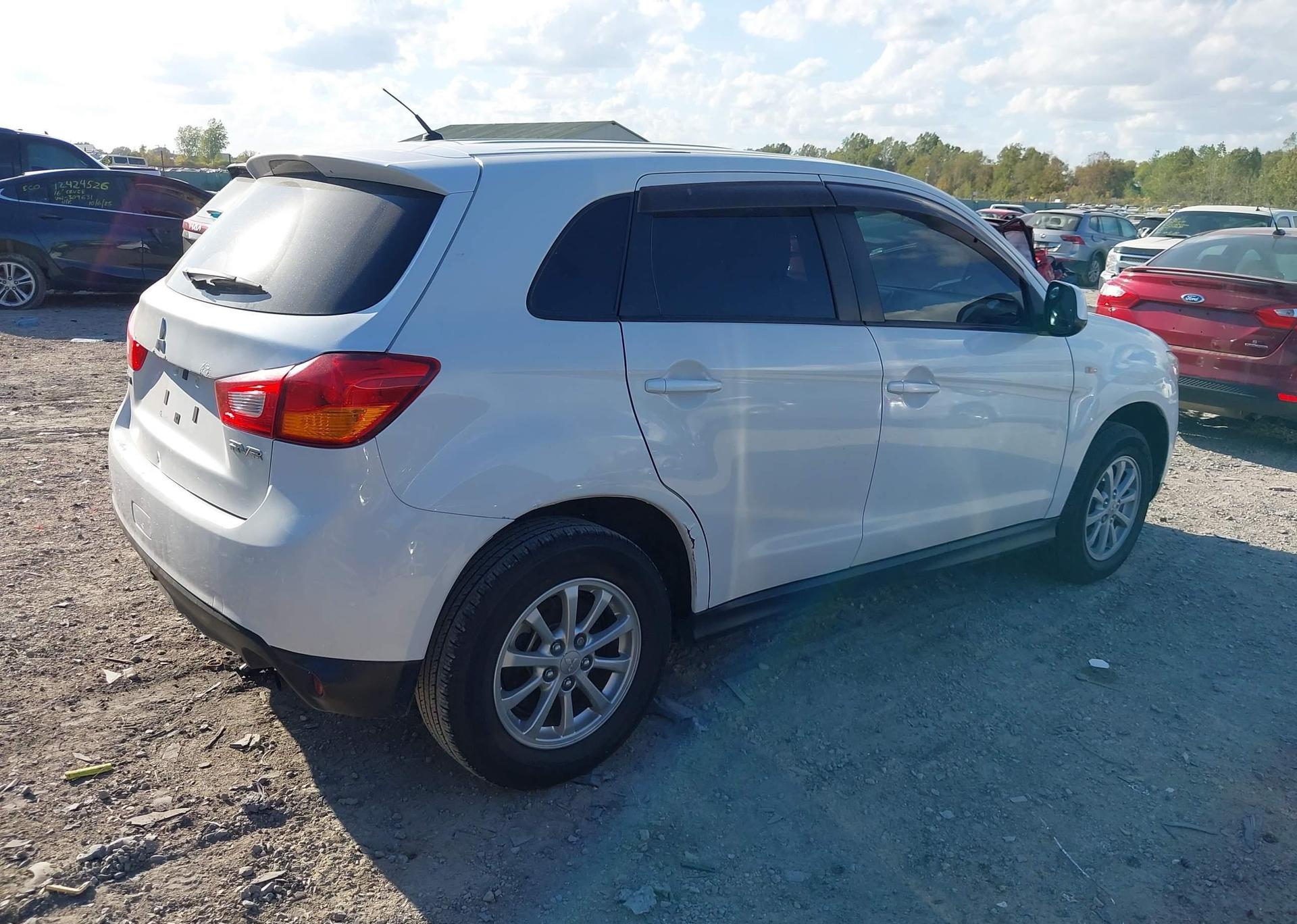 2013 MITSUBISHI RVR SE