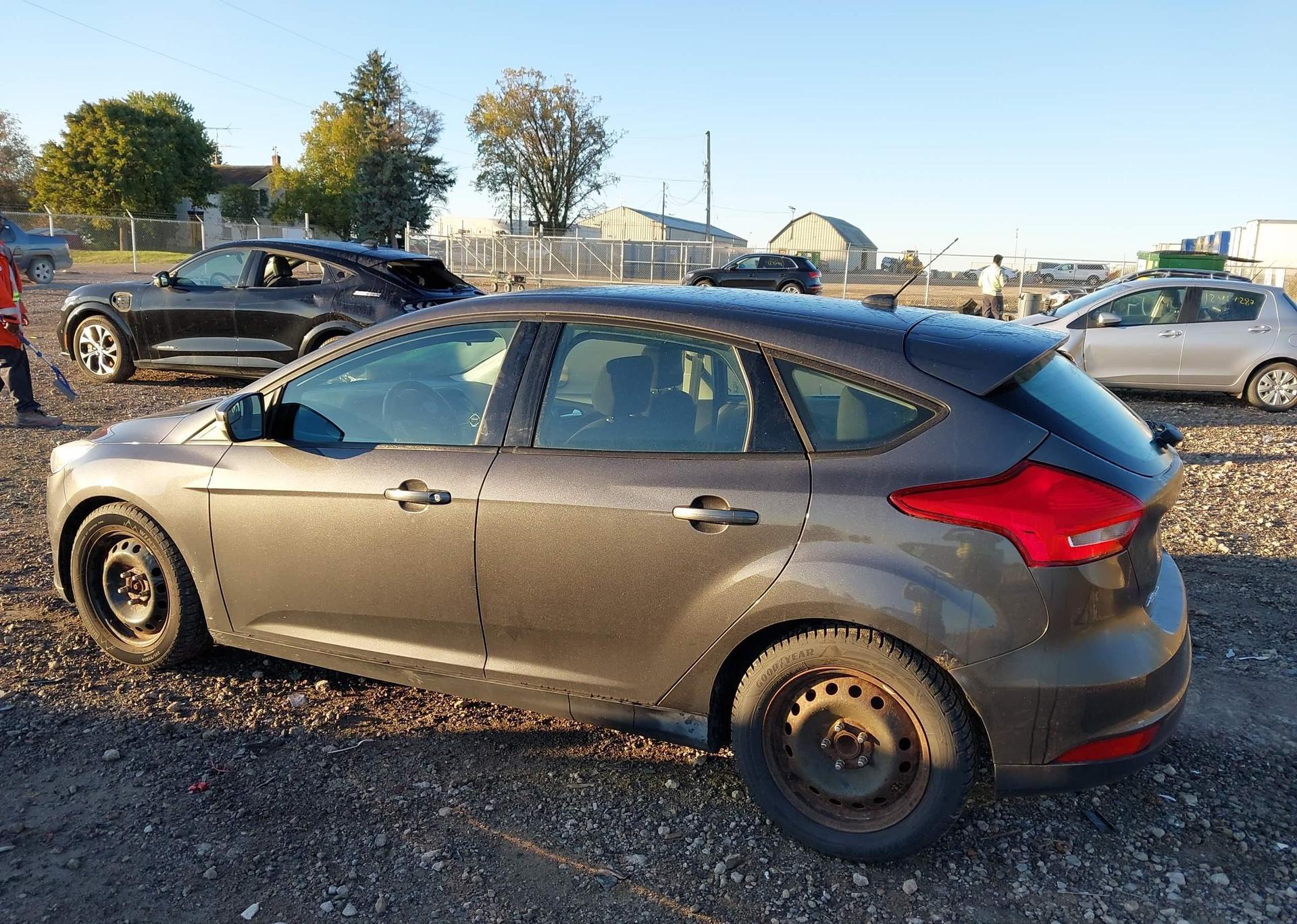 2015 FORD FOCUS SE
